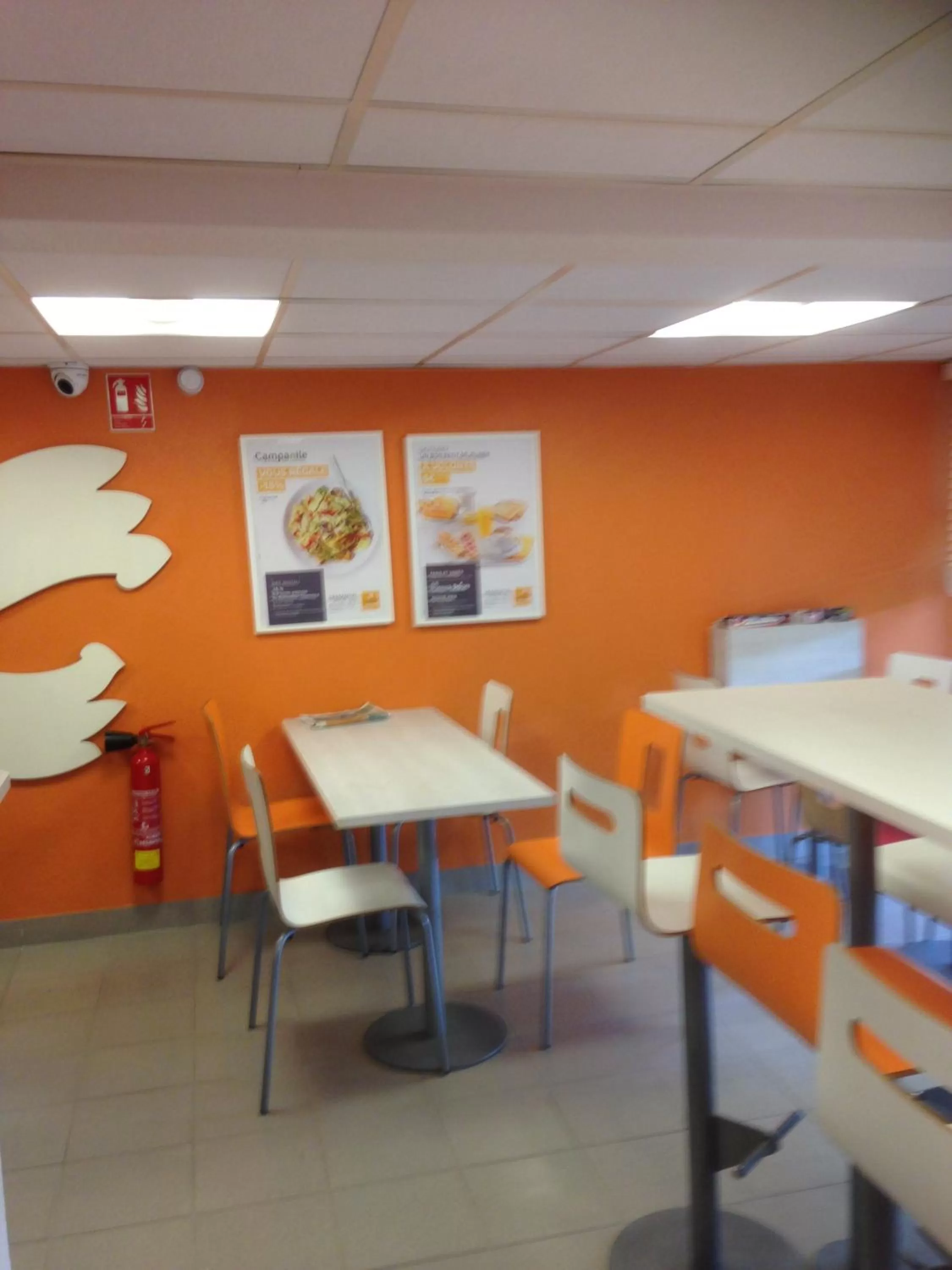 Lobby or reception in Premiere Classe Charleville Mezieres