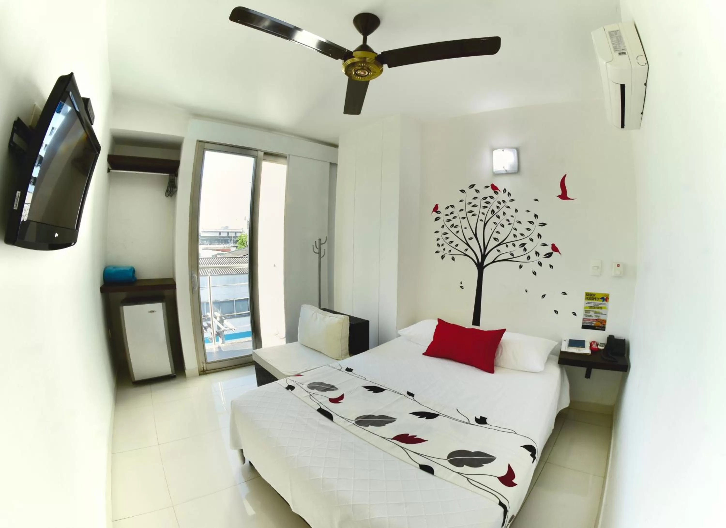 Photo of the whole room, Bed in Hotel Florida Sincelejo