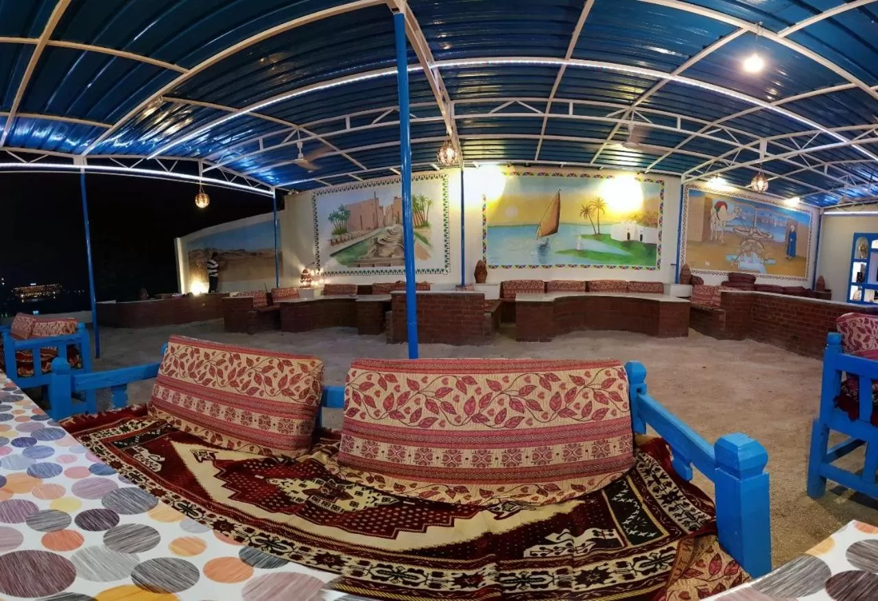 Restaurant/places to eat in Al Baeirat Hotel