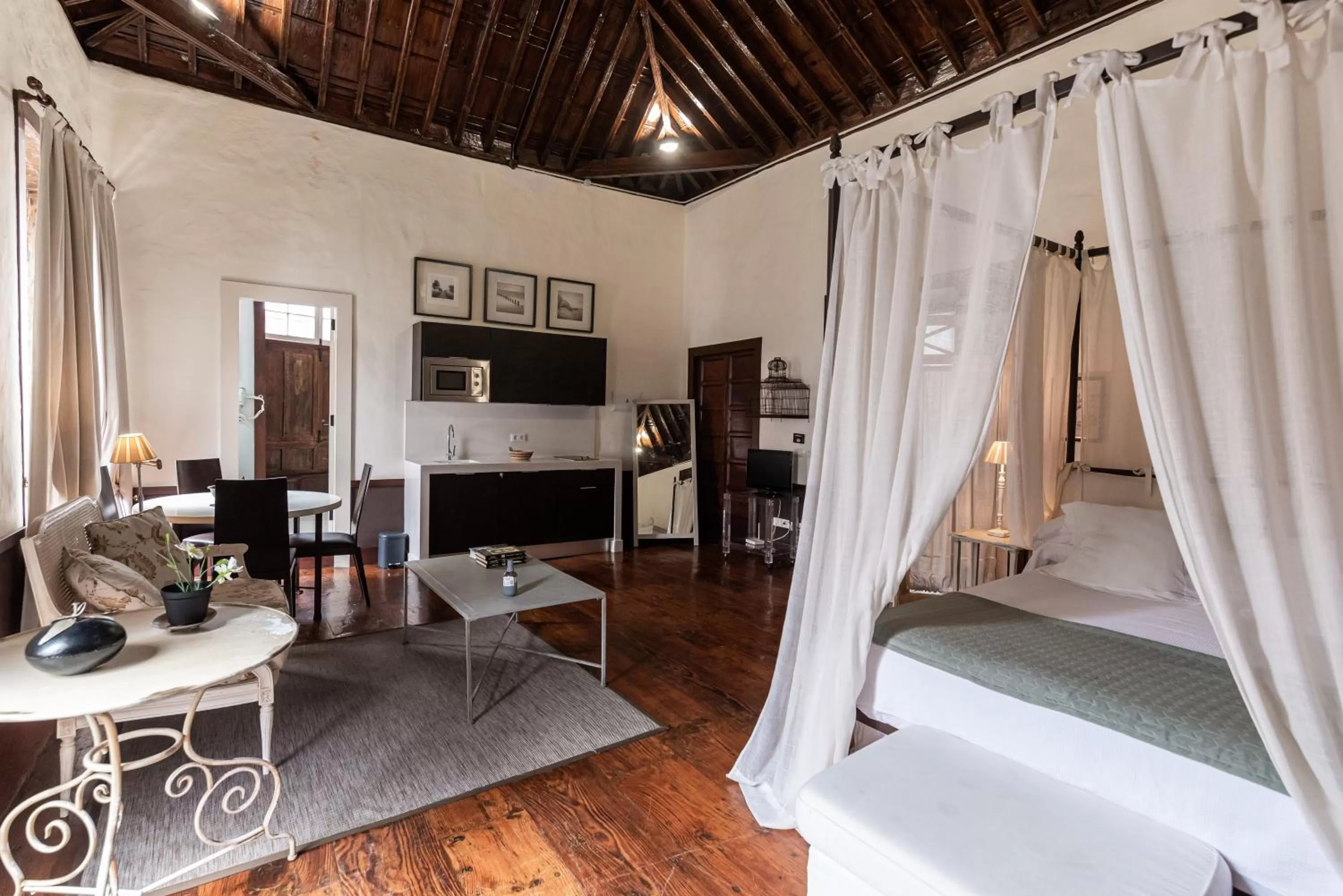 Bed in Isla Baja Suites