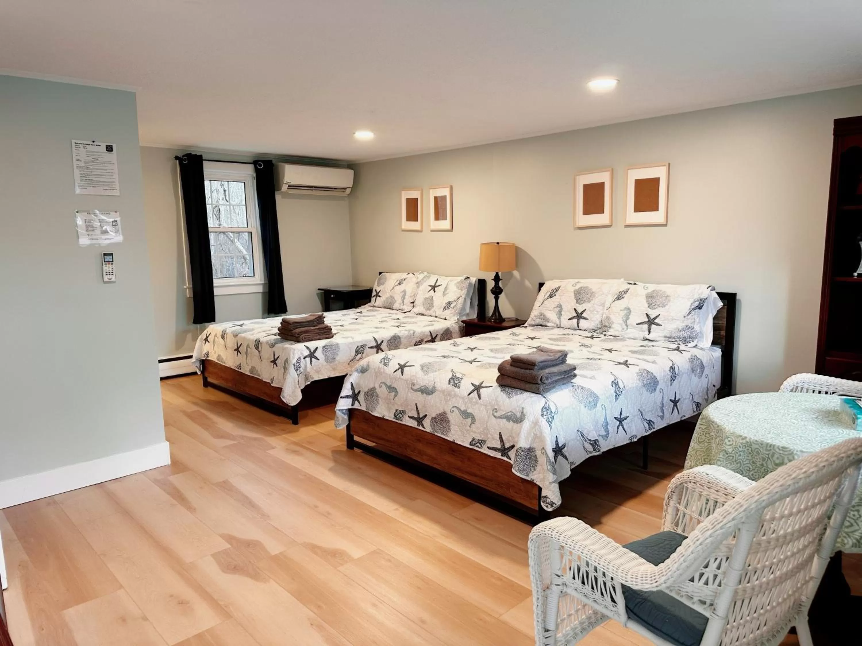 Large Double Room in Sandy Neck Motel