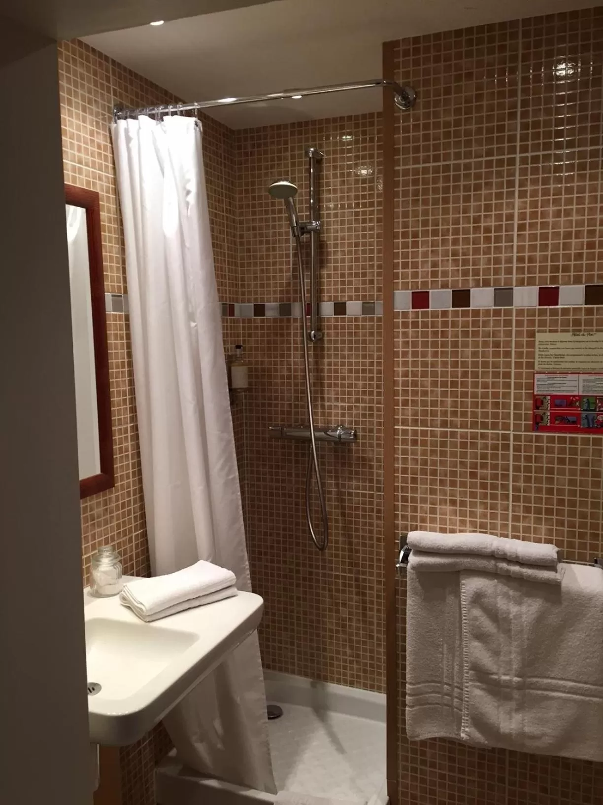 Bathroom in Hôtel du Parc