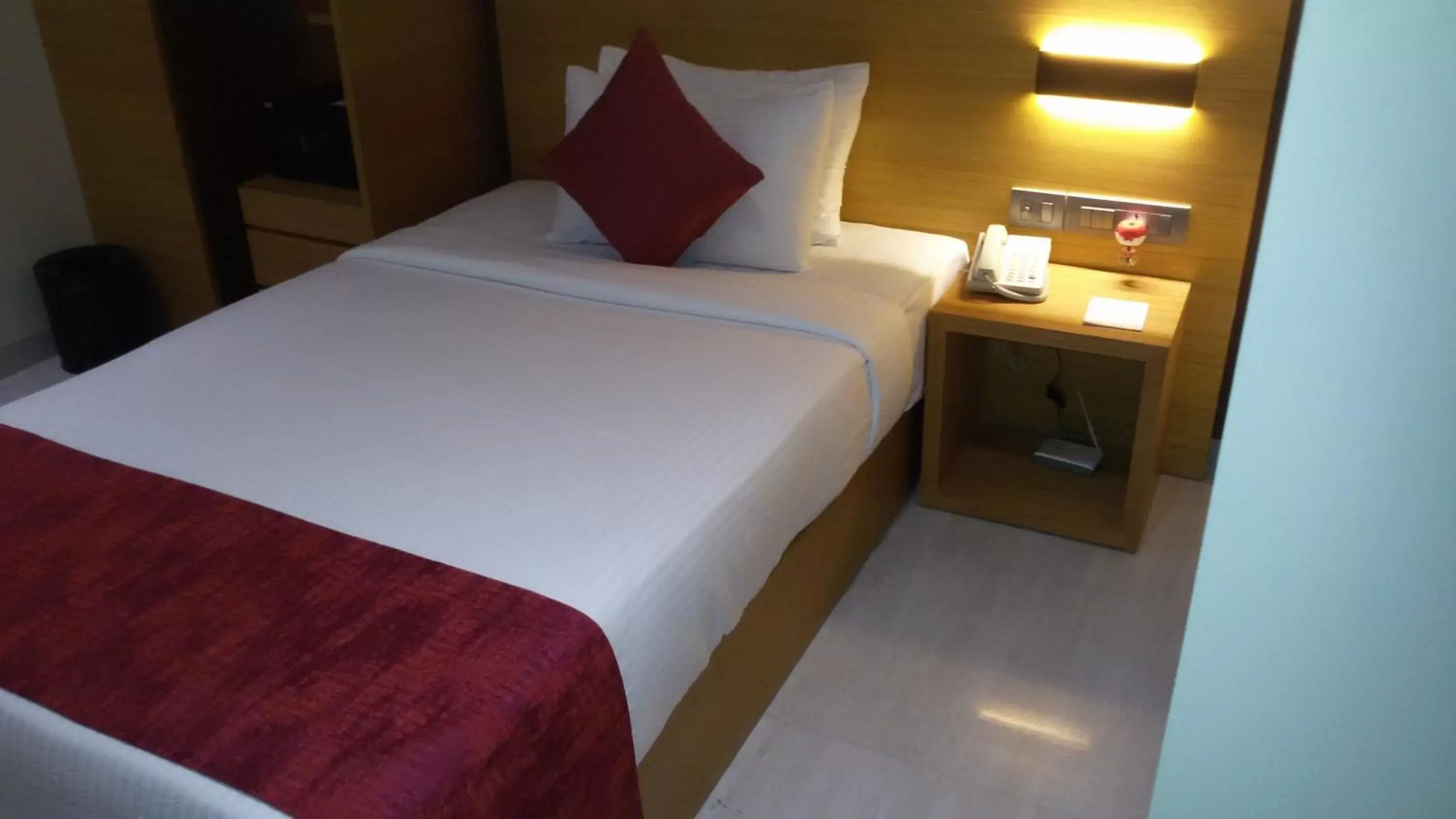 Bed in Hotel Suba Elite