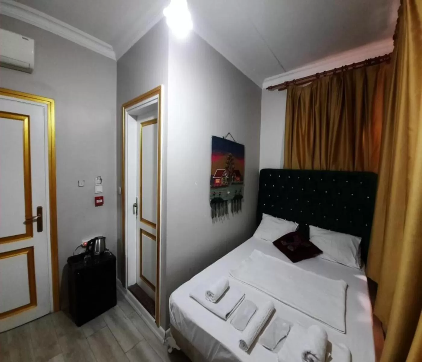 Bed in Old City Family Hotel