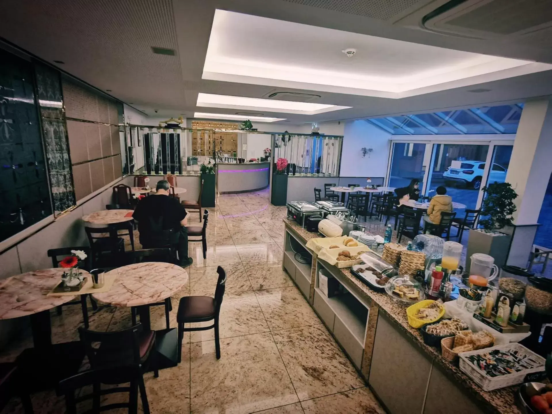 Restaurant/places to eat in Hotel Fortune Restaurant/places to eat in Hotel Fortune