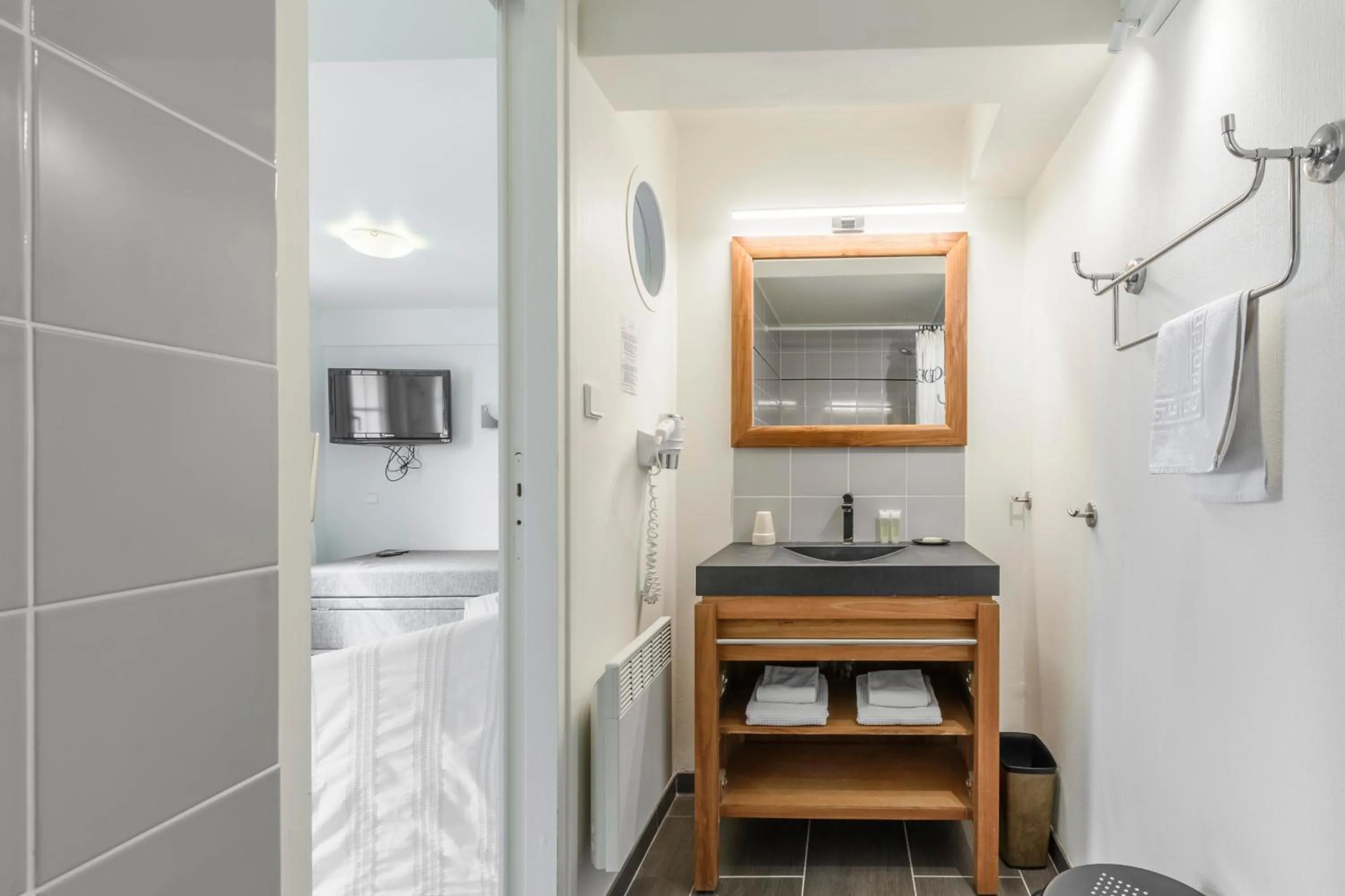 Bathroom in Hotel Le Clos Fleuri