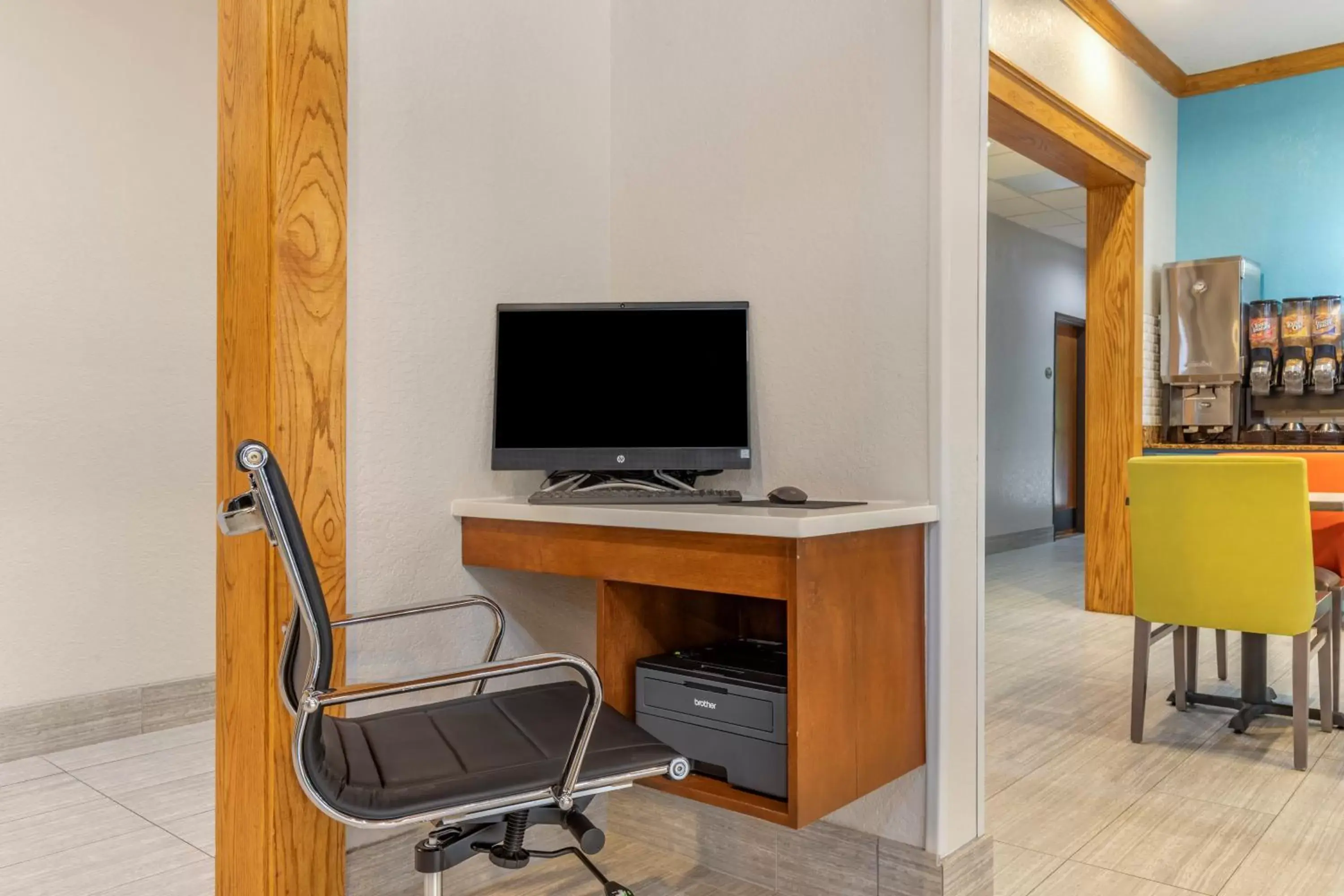 Business facilities, TV/Entertainment Center in Brookstone Lodge near Biltmore Village, Ascend Hotel Collection