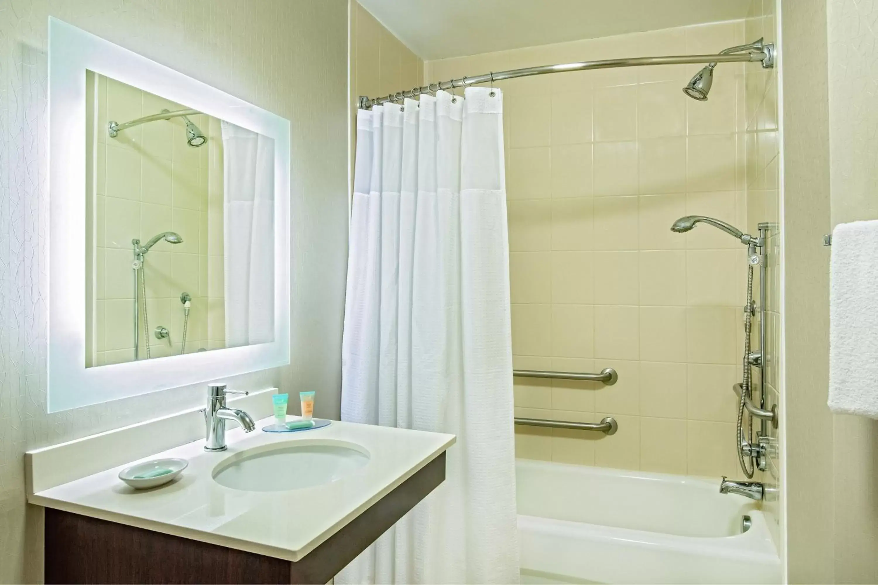 Photo of the whole room, Bathroom in SpringHill Suites by Marriott Norfolk Virginia Beach