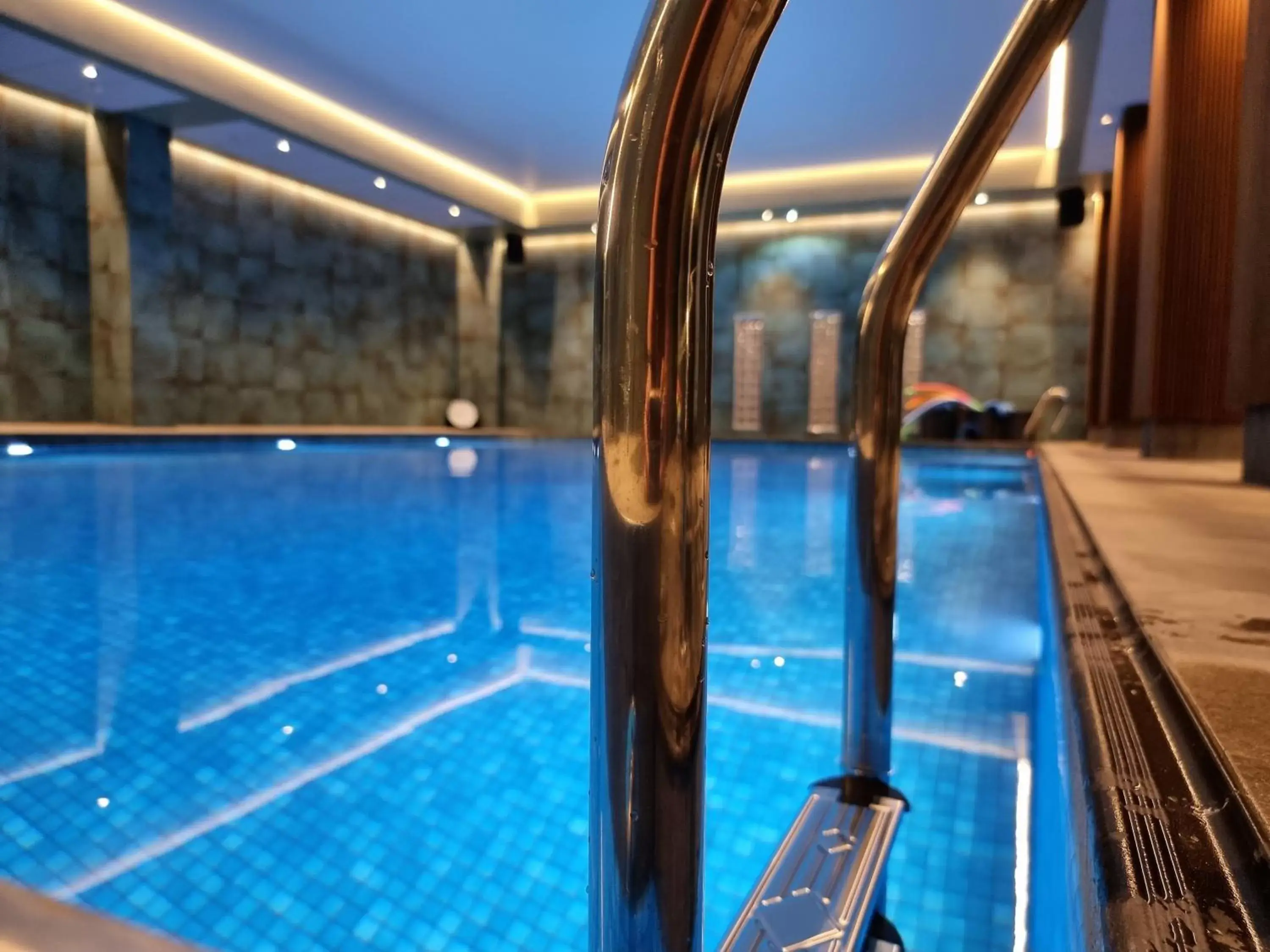 Swimming pool in Crowne Plaza Helsinki - Hesperia by IHG Swimming pool in Crowne Plaza Helsinki - Hesperia by IHG