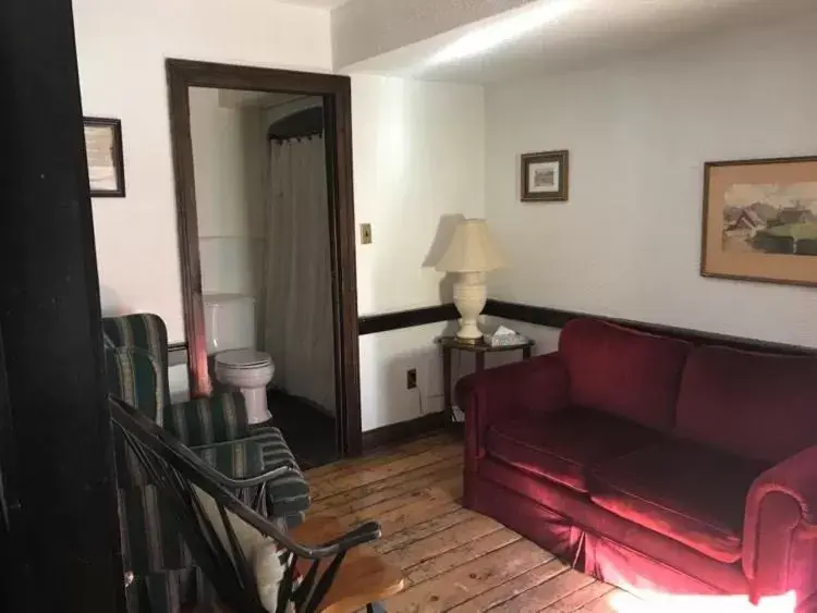 Bathroom, Seating Area in The Olde Angel Inn