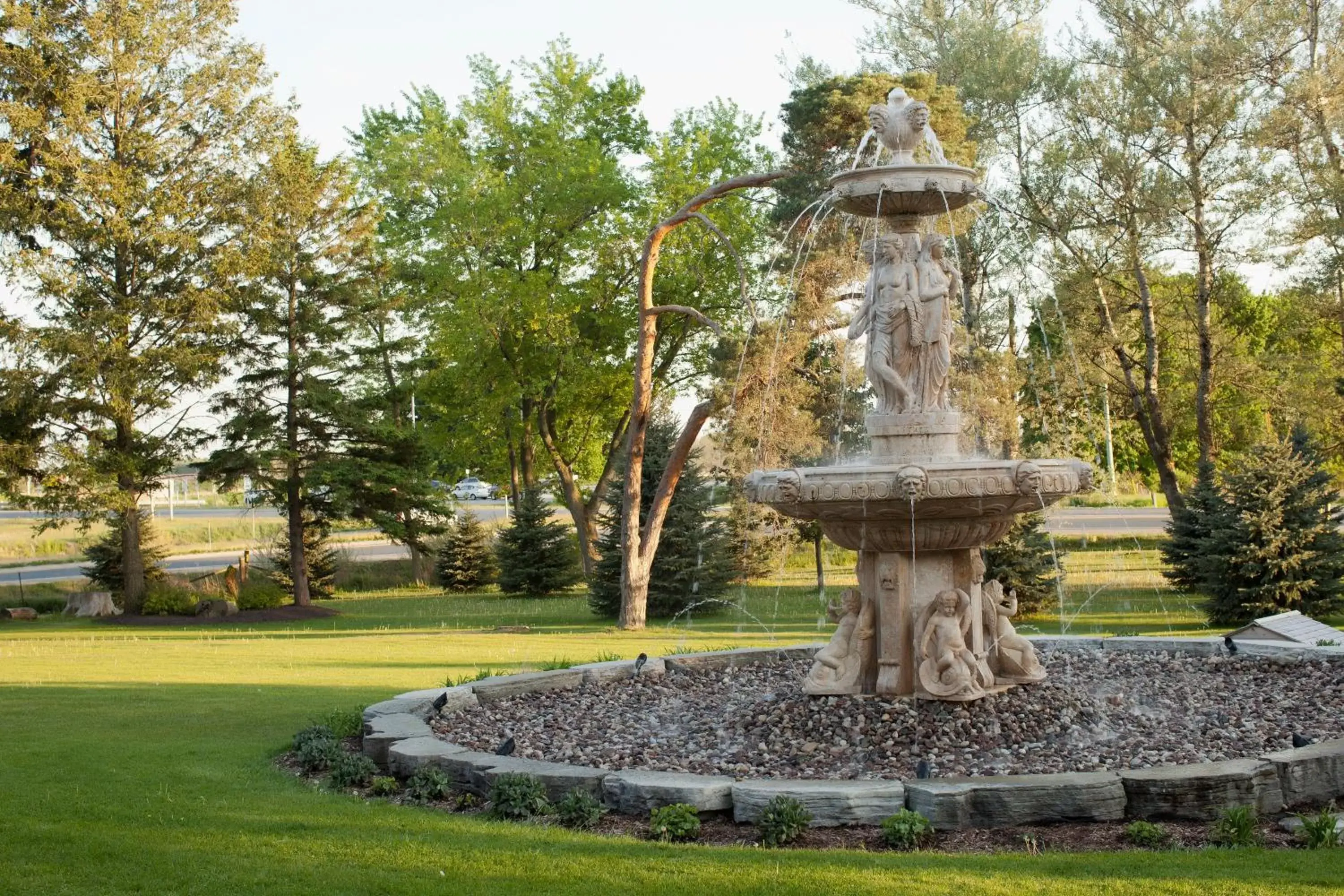 Garden in Elmhurst Inn & Spa