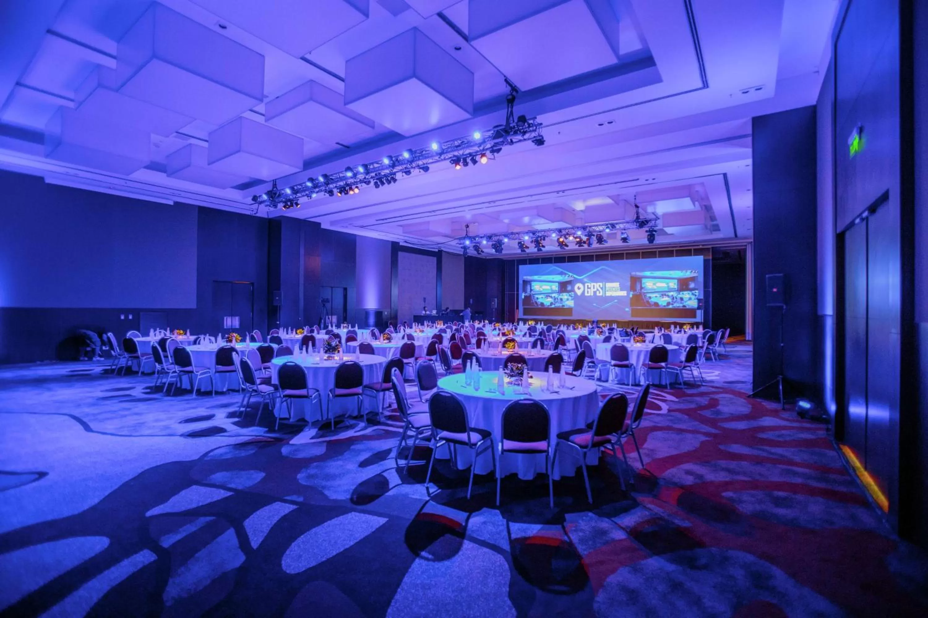 Dining area in Hilton Pilar