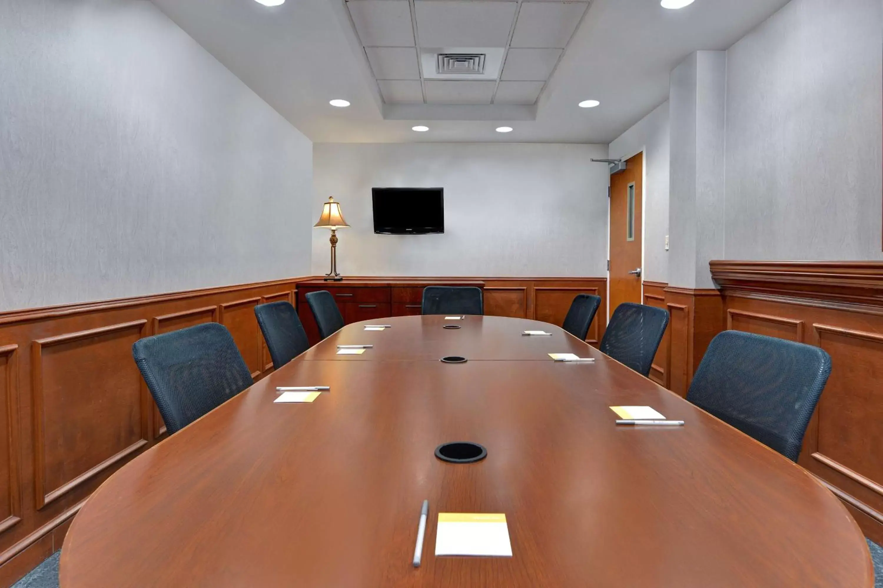 Meeting/conference room in Hampton Inn & Suites Birmingham-Hoover-Galleria