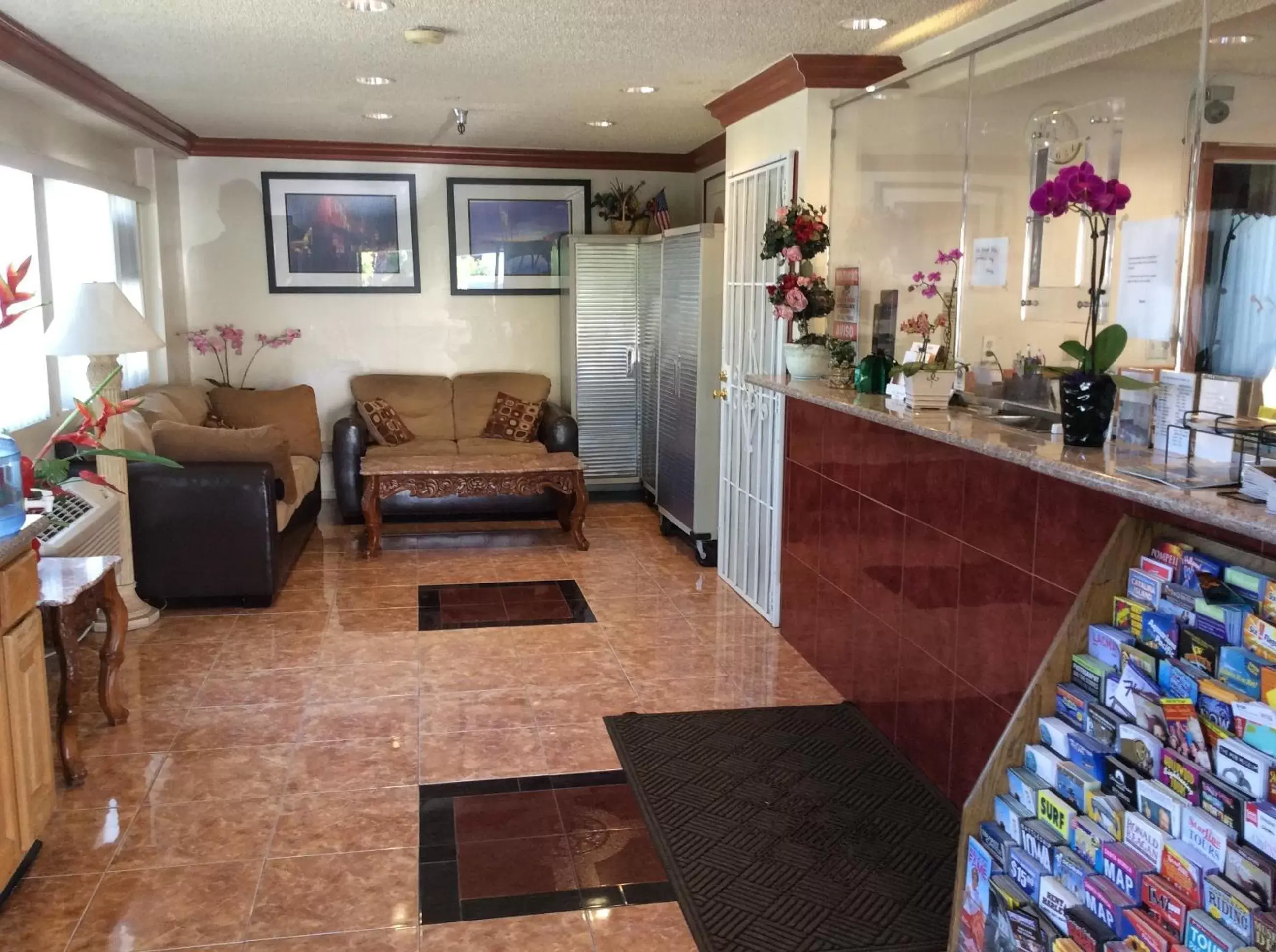 Lobby or reception in Best Inn Montebello