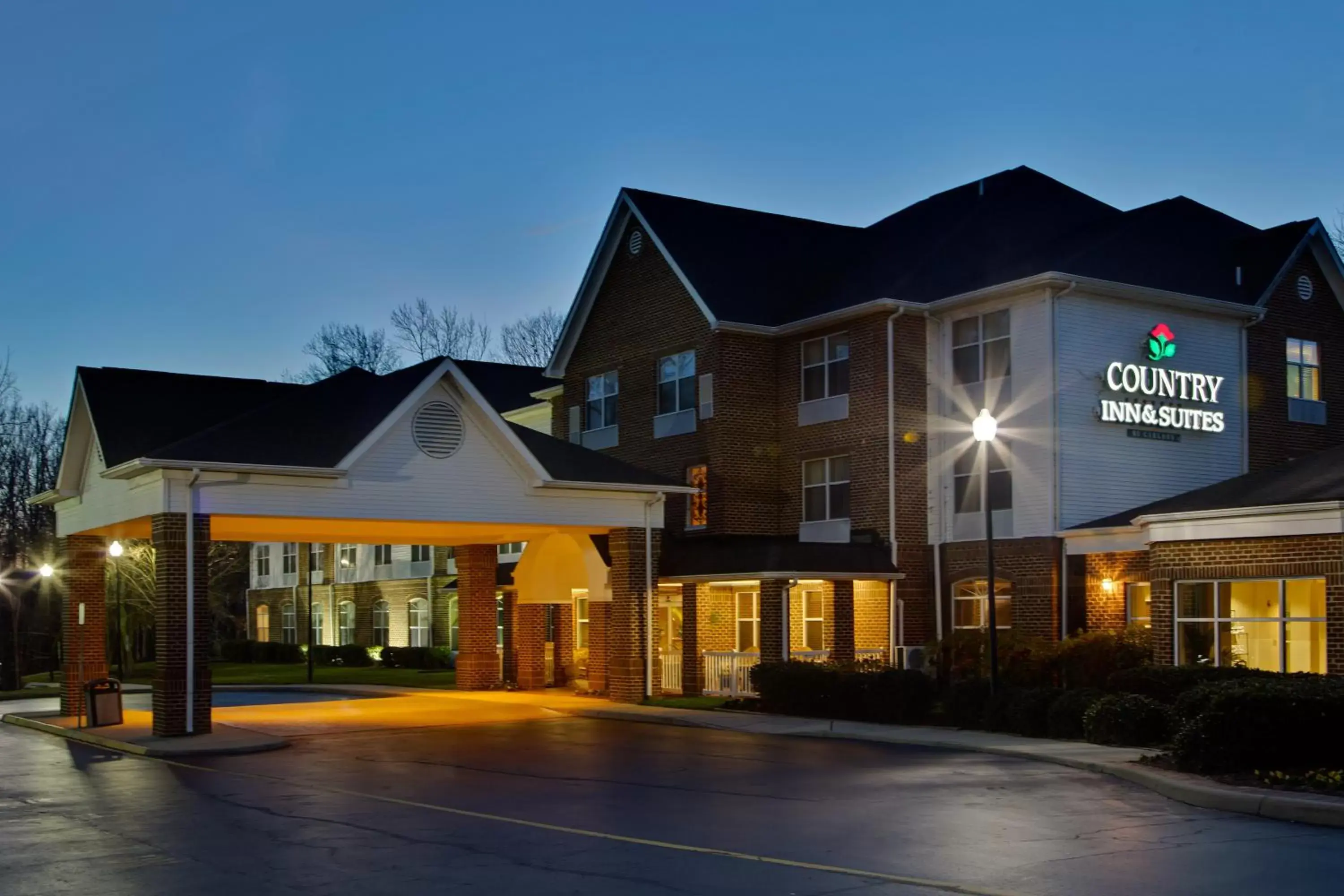 Facade/entrance, Property Building in Country Inn & Suites by Radisson, Williamsburg Historic Area, VA