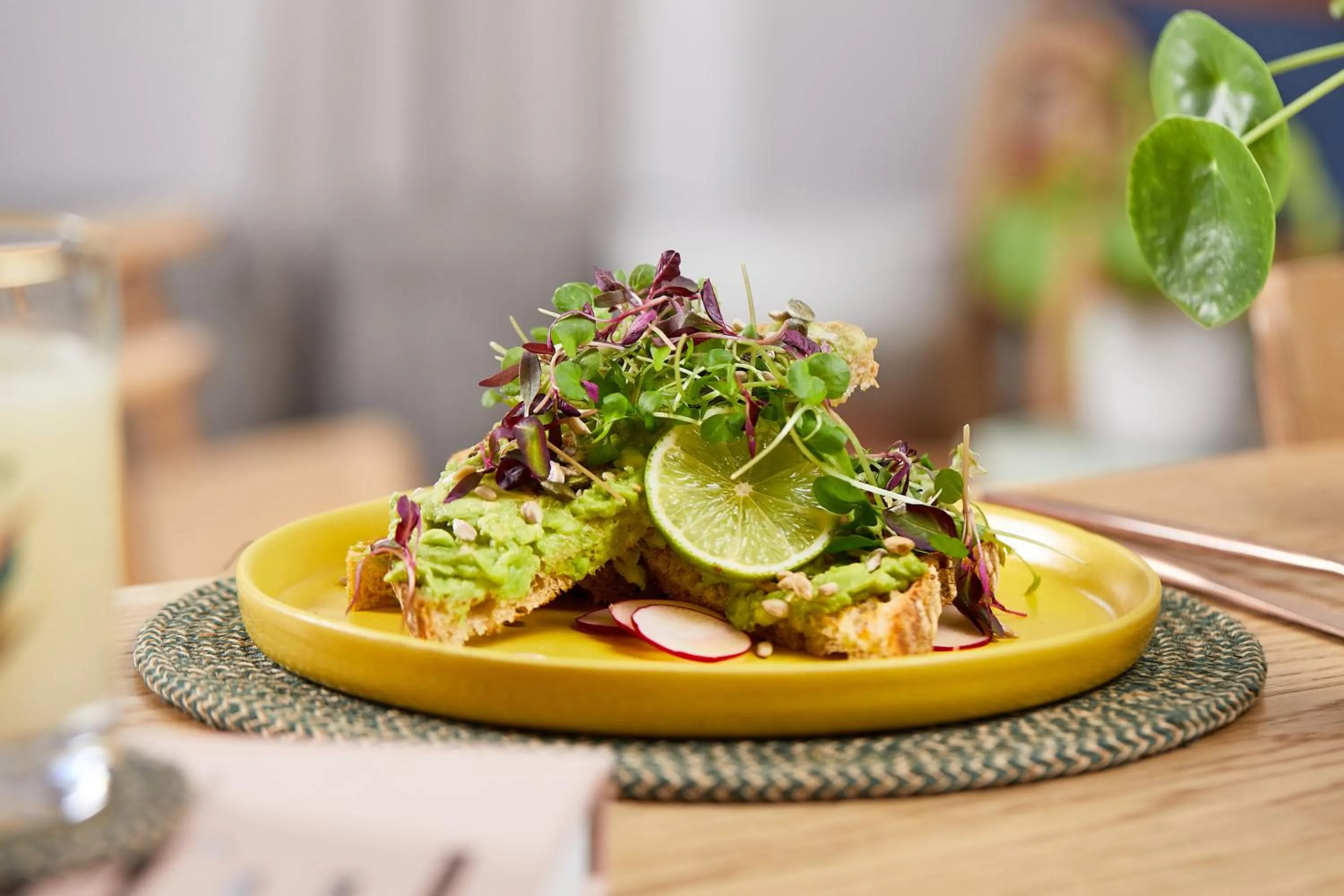 Food and drinks in Inhabit Queen's Gardens, a Member of Design Hotels