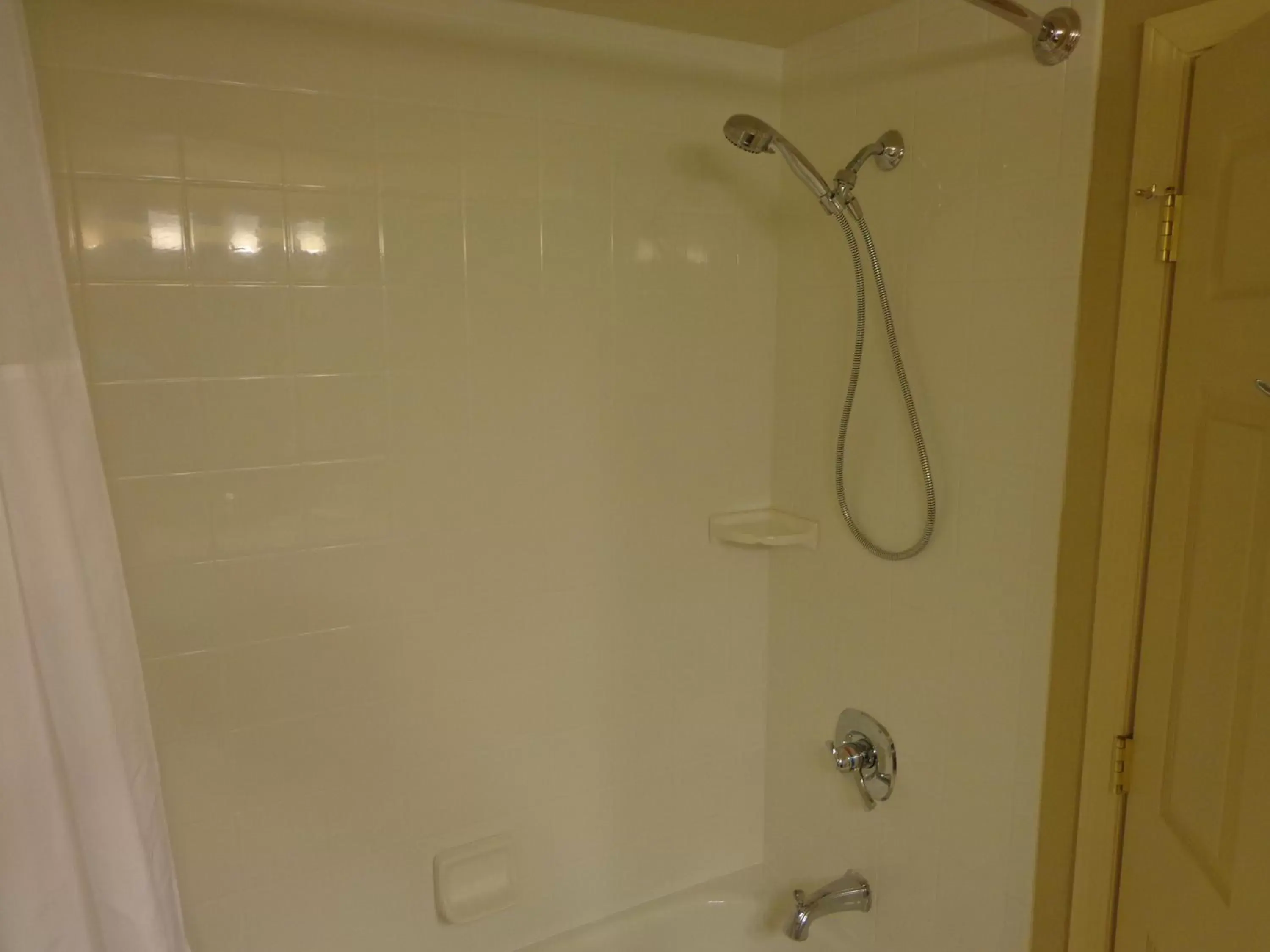 King Suite - Disability Access in Country Inn & Suites Buffalo South I-90, NY King Suite - Disability Access in Country Inn & Suites Buffalo South I-90, NY