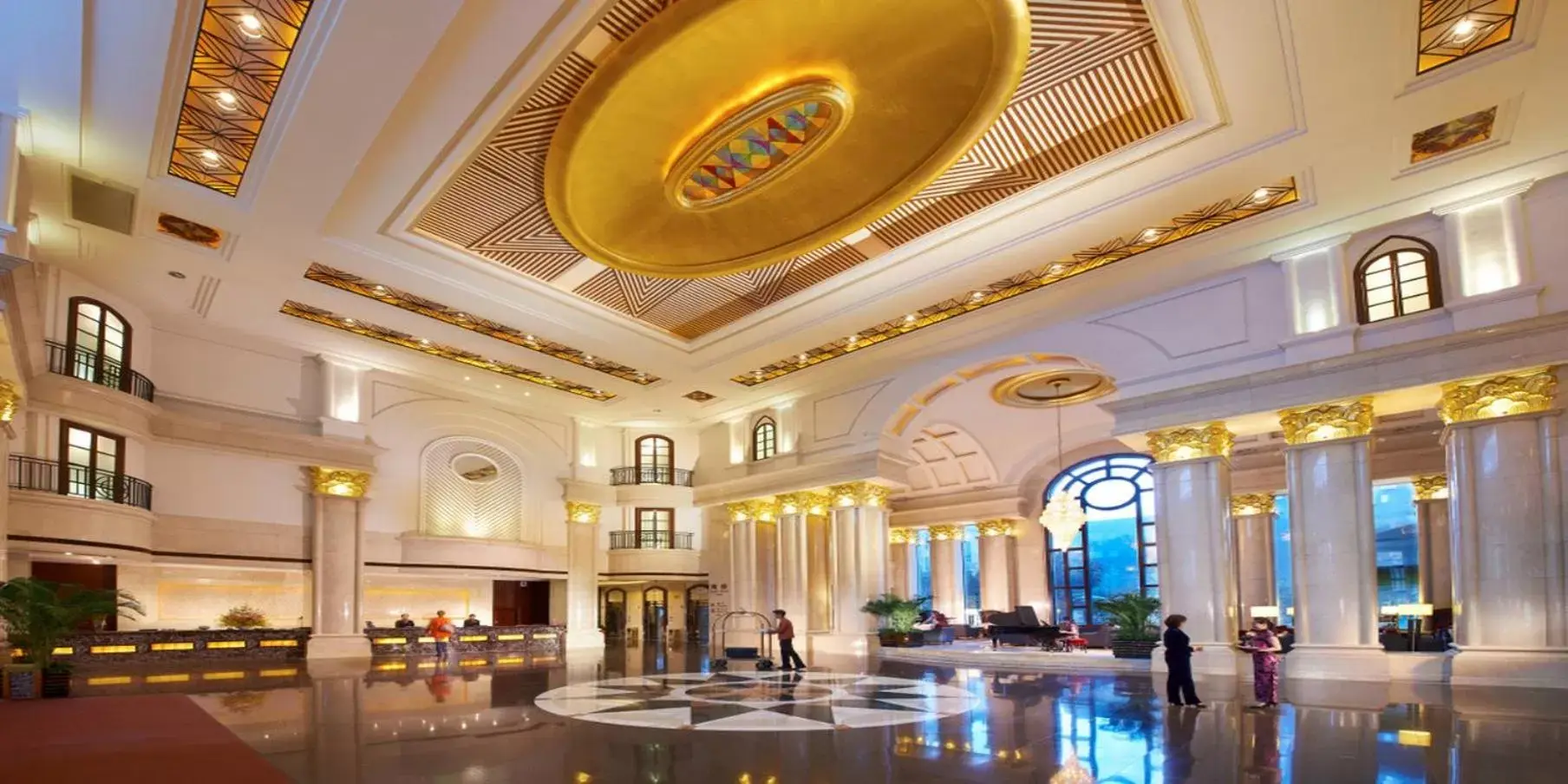 Lobby or reception, Restaurant/Places to Eat in Crowne Plaza City Center Ningbo, an IHG Hotel - Near Ningbo Railway Station