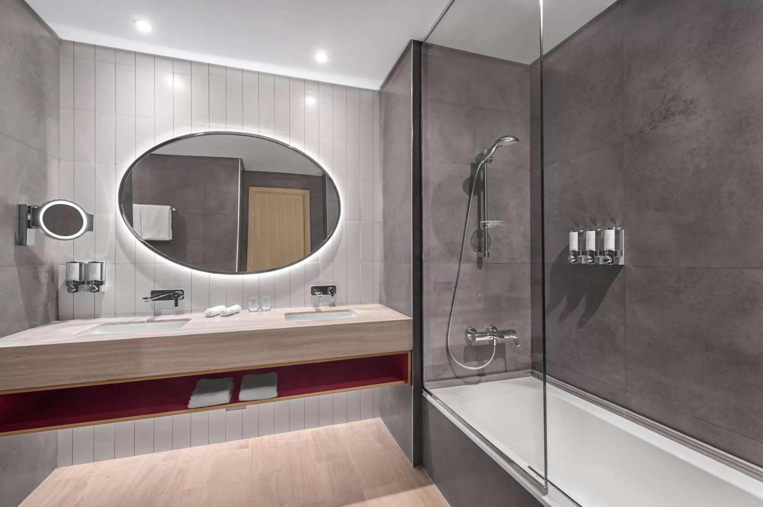 Bathroom in Hampton by Hilton Marjan Island