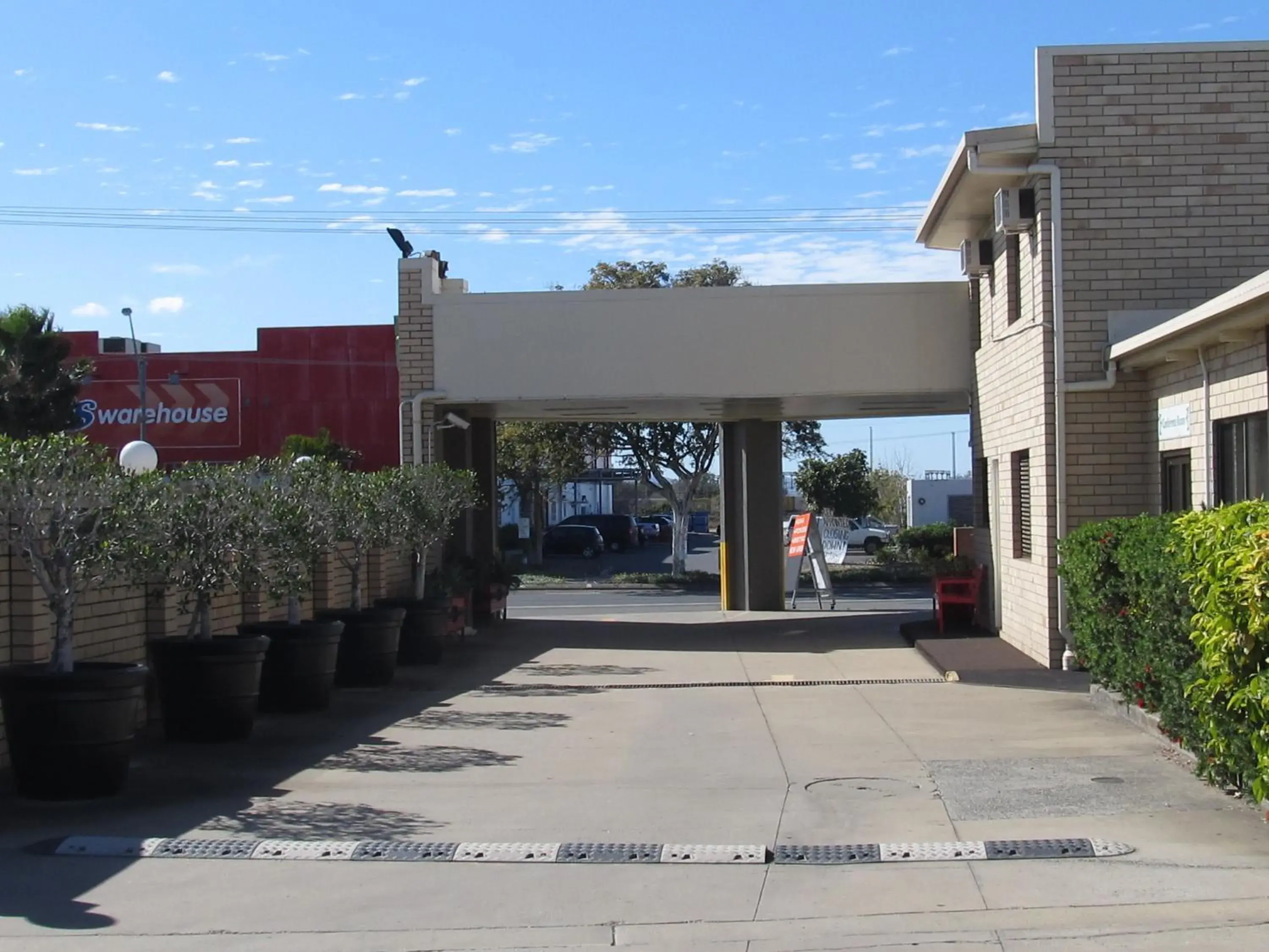 Facade/entrance, Property Building in SunPalms Motel