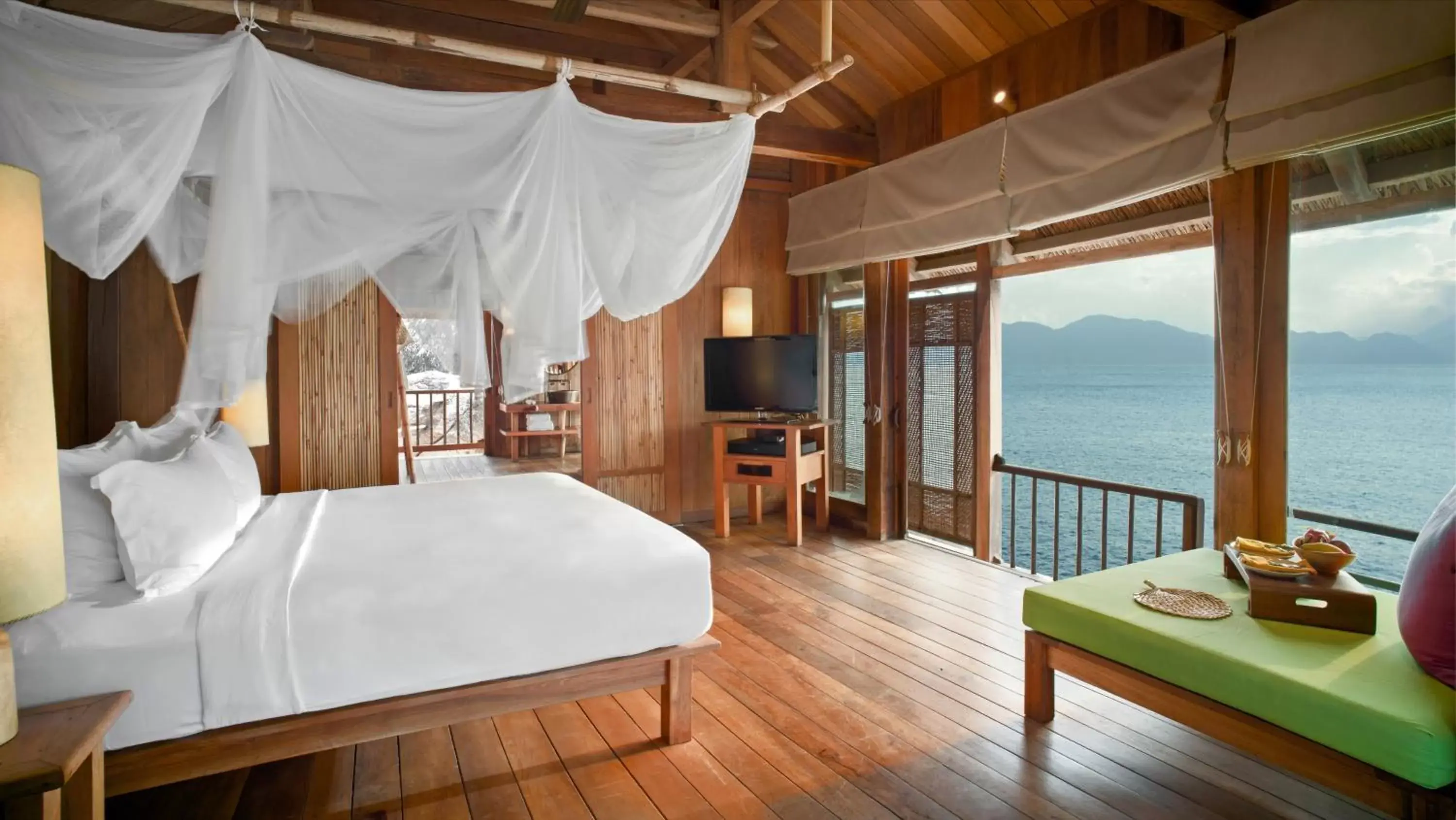 Bed in Six Senses Ninh Van Bay