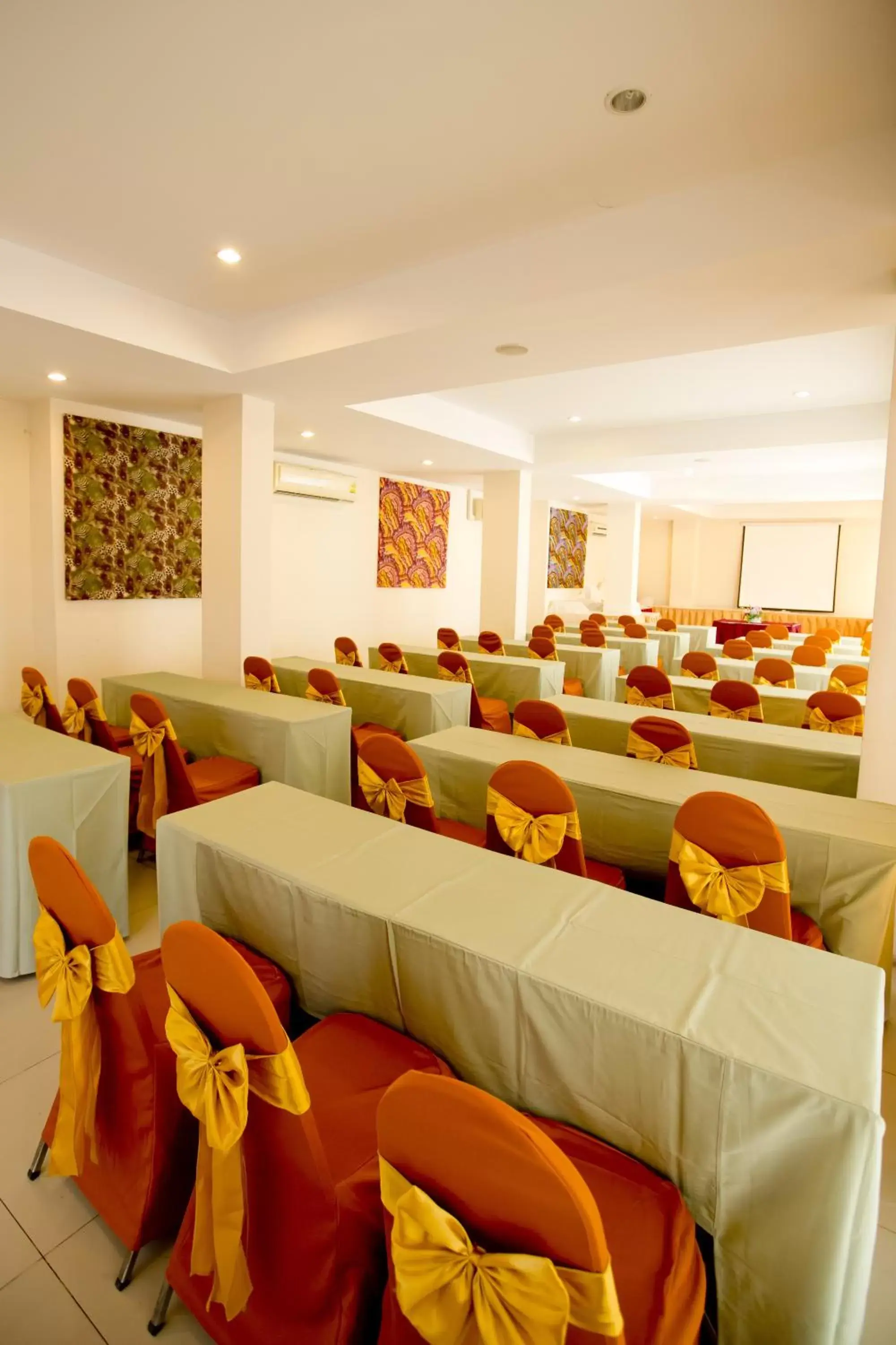 Business facilities in Sinsuvarn Airport Suite Hotel SHA Extra Plus Certified B5040