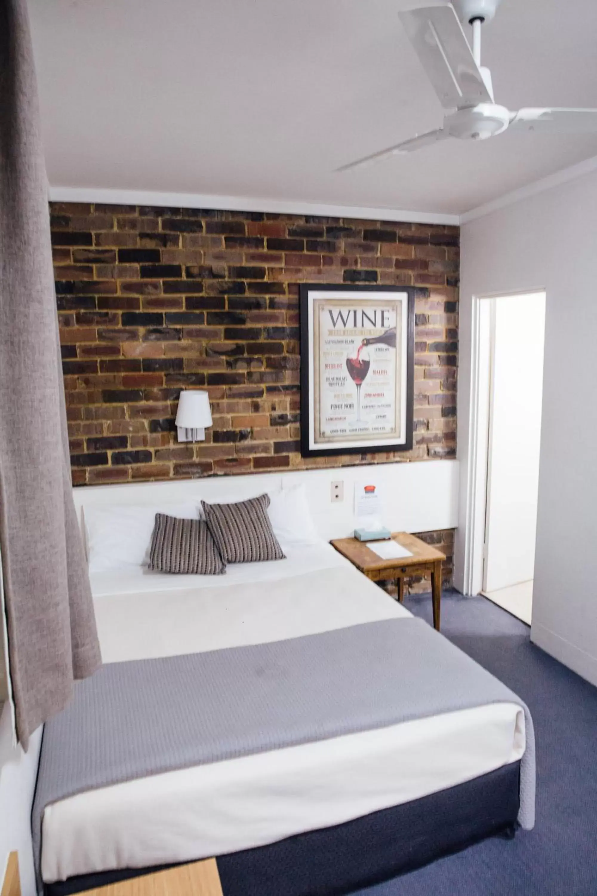 Bedroom, Bed in Hornsby Inn