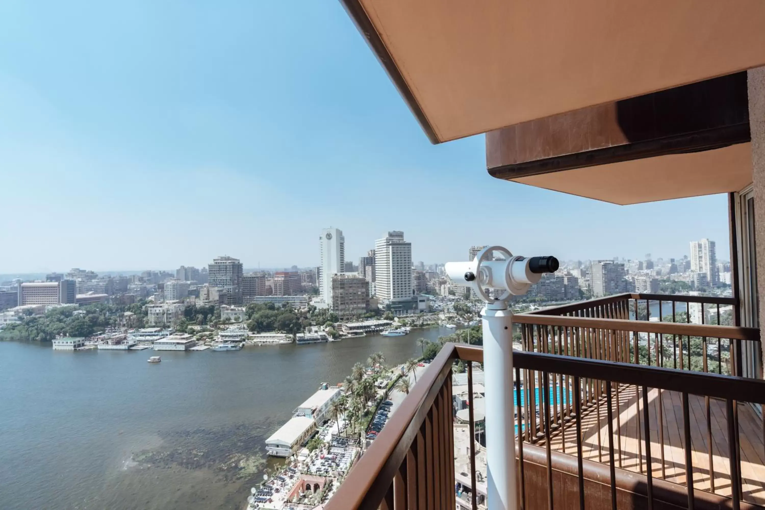 Restaurant/places to eat, Balcony/Terrace in Sofitel Cairo Nile El Gezirah