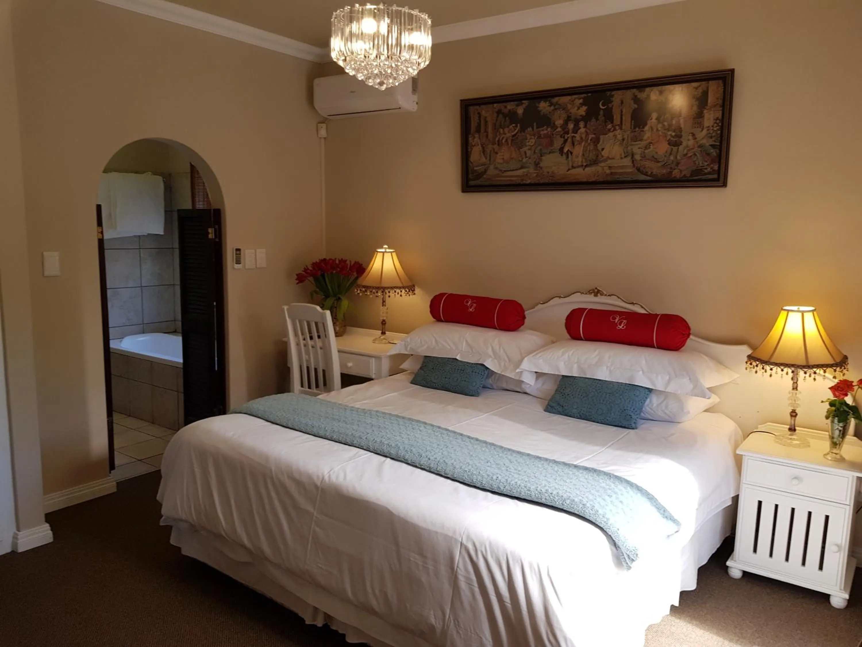 Photo of the whole room, Bed in Villa Lugano Guesthouse
