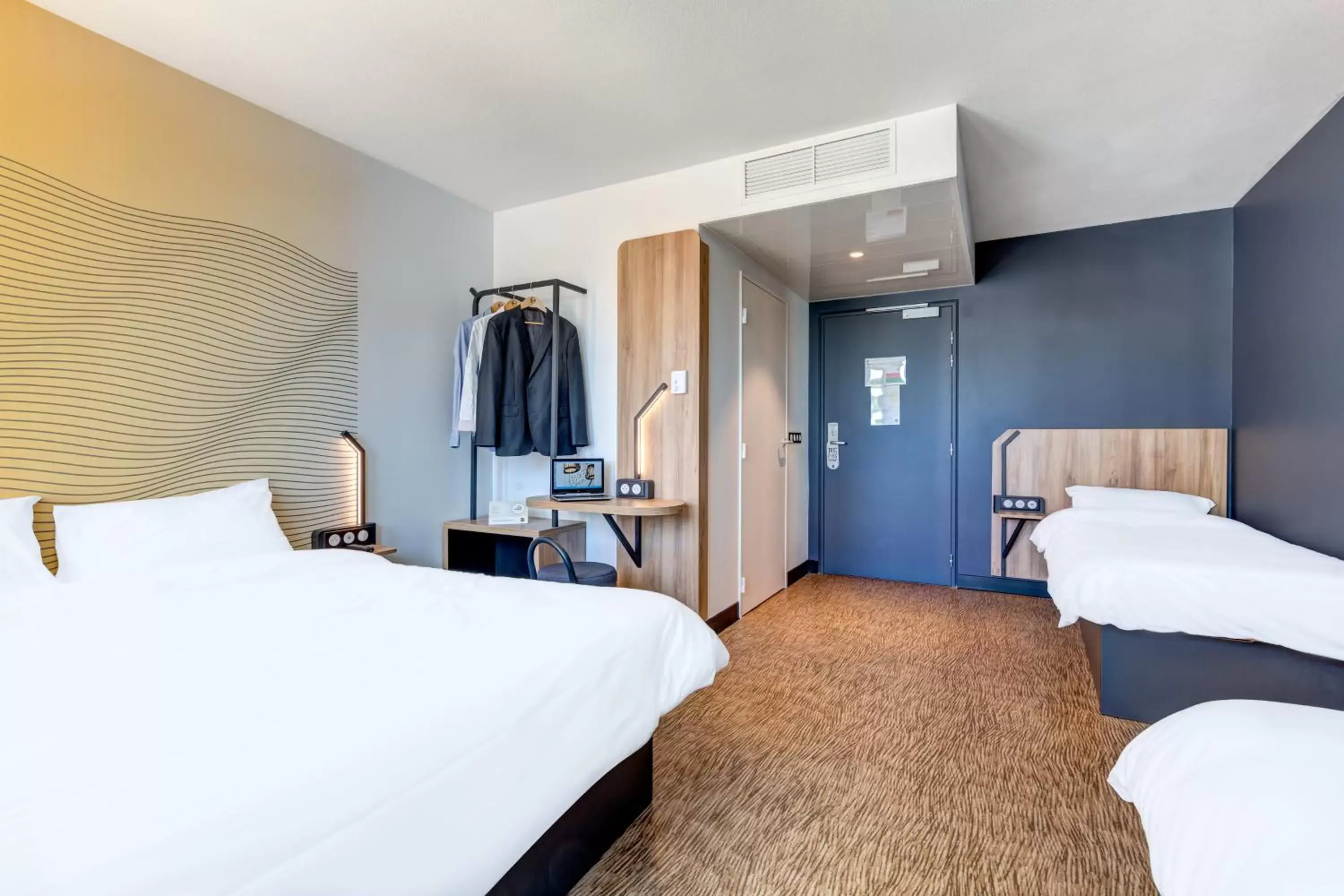 Bedroom, Bed in B&B HOTEL Saintes