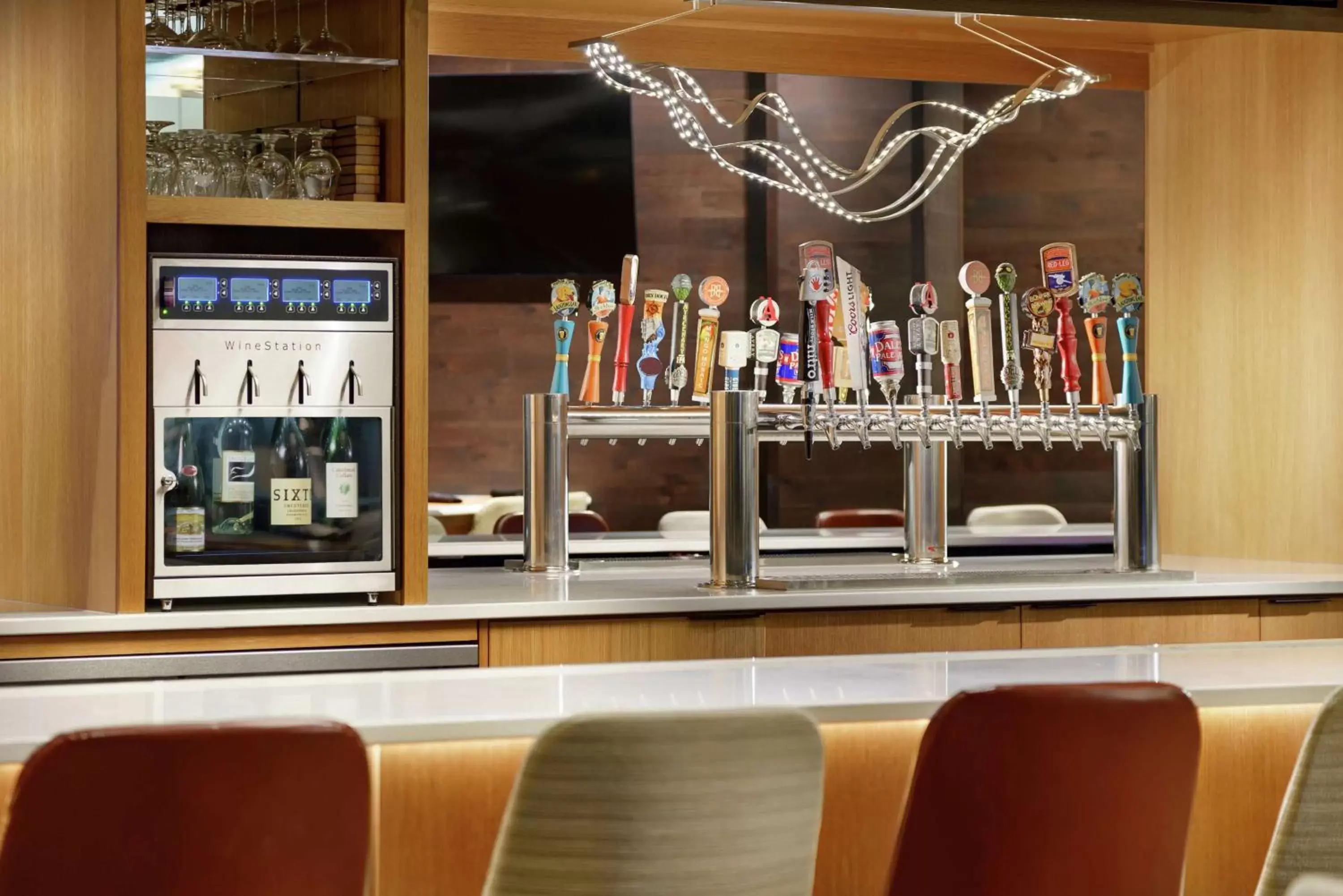 Restaurant/places to eat, Lounge/Bar in DoubleTree by Hilton Colorado Springs
