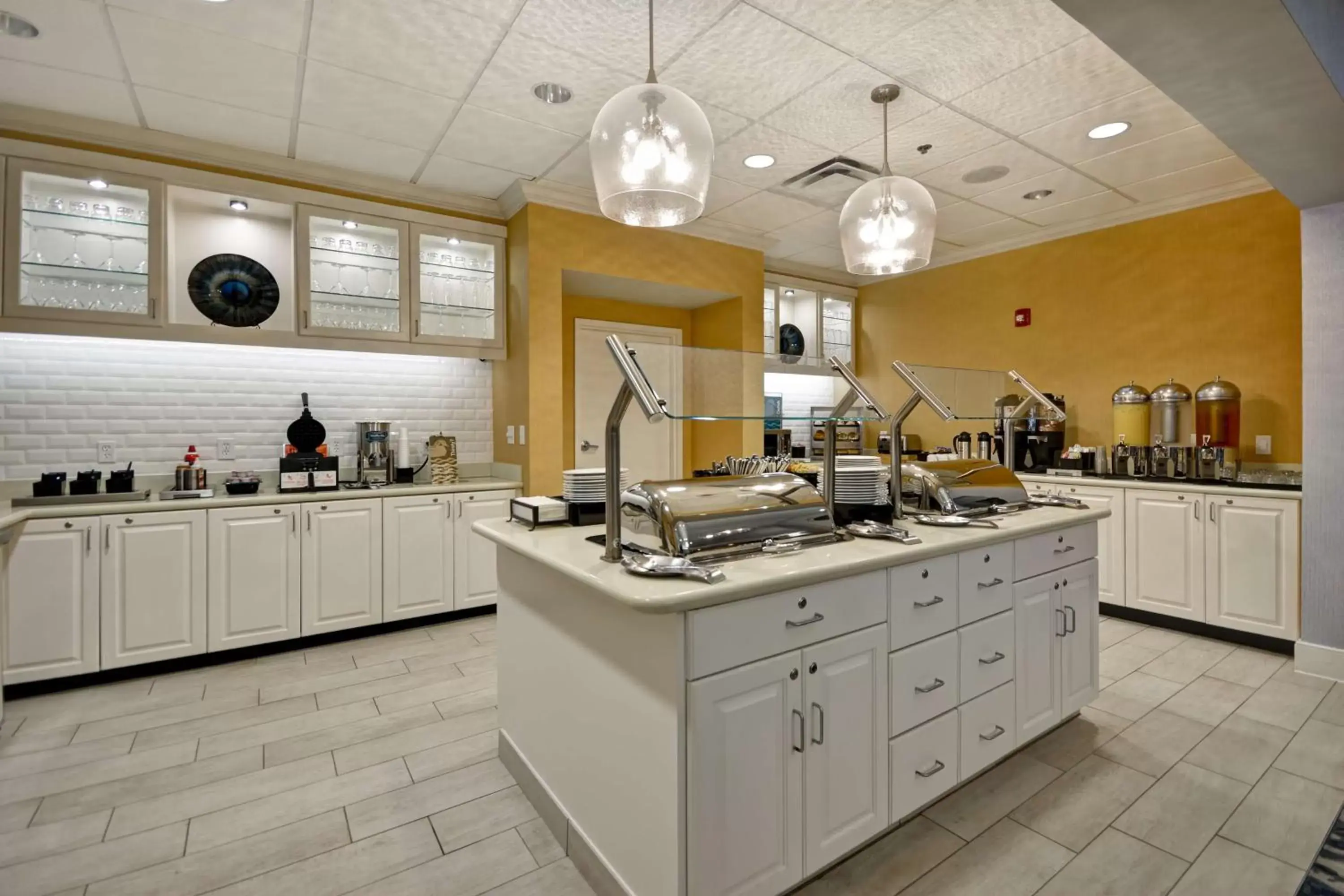 Breakfast, Kitchen/Kitchenette in Homewood Suites by Hilton Wilmington/Mayfaire, NC