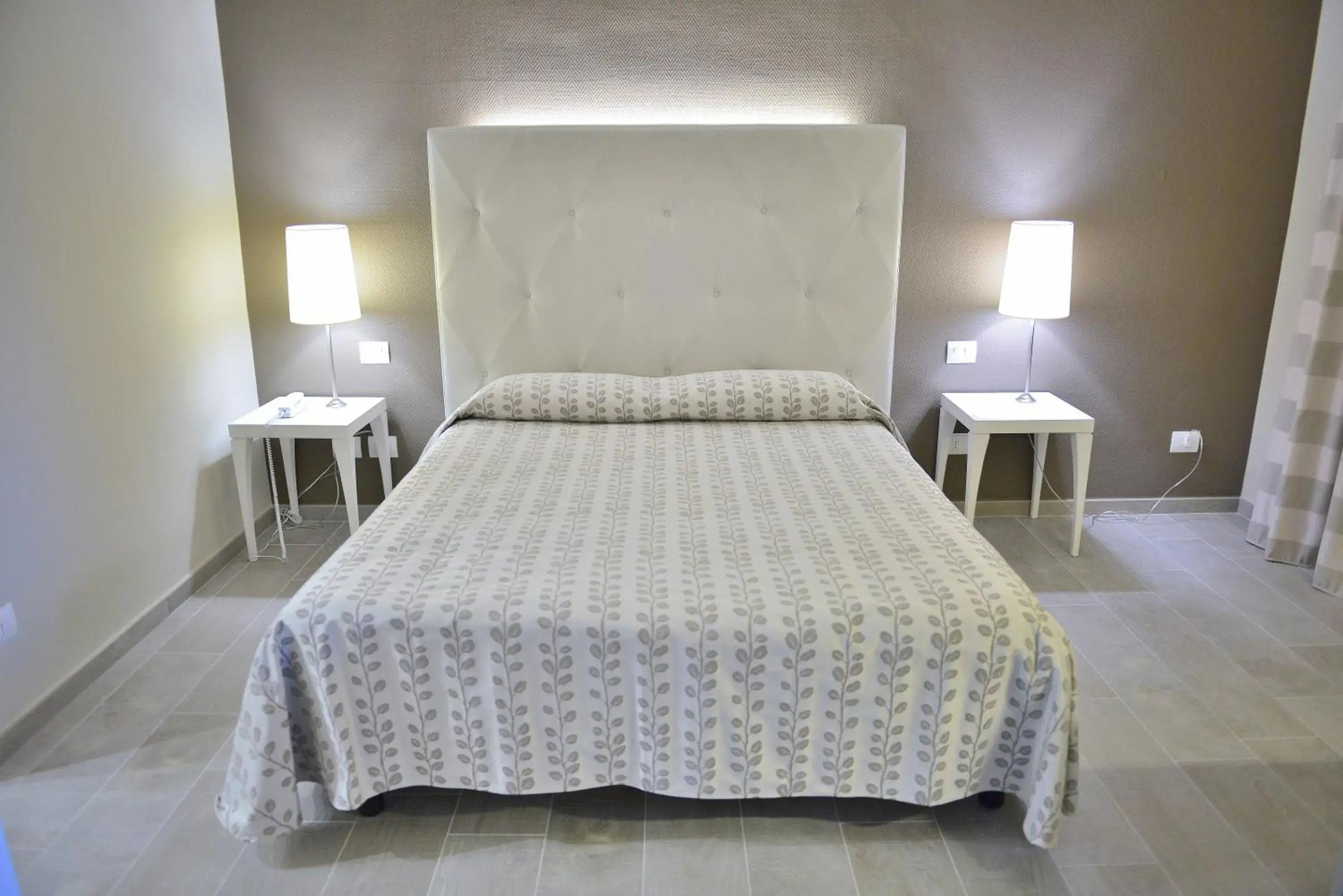 Bedroom, Bed in Hotel Degli Ulivi