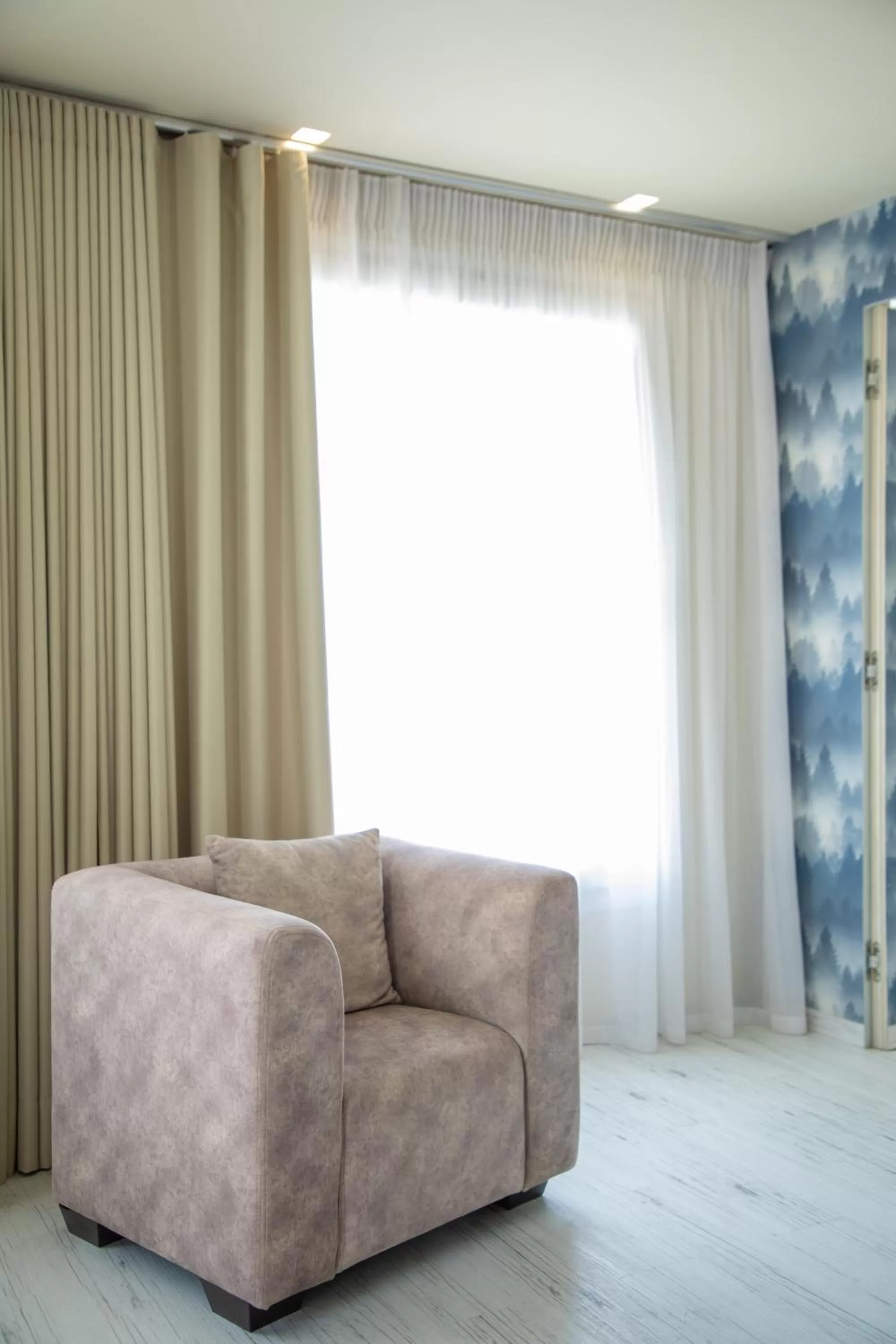 Seating area in Hotel Dyrrah