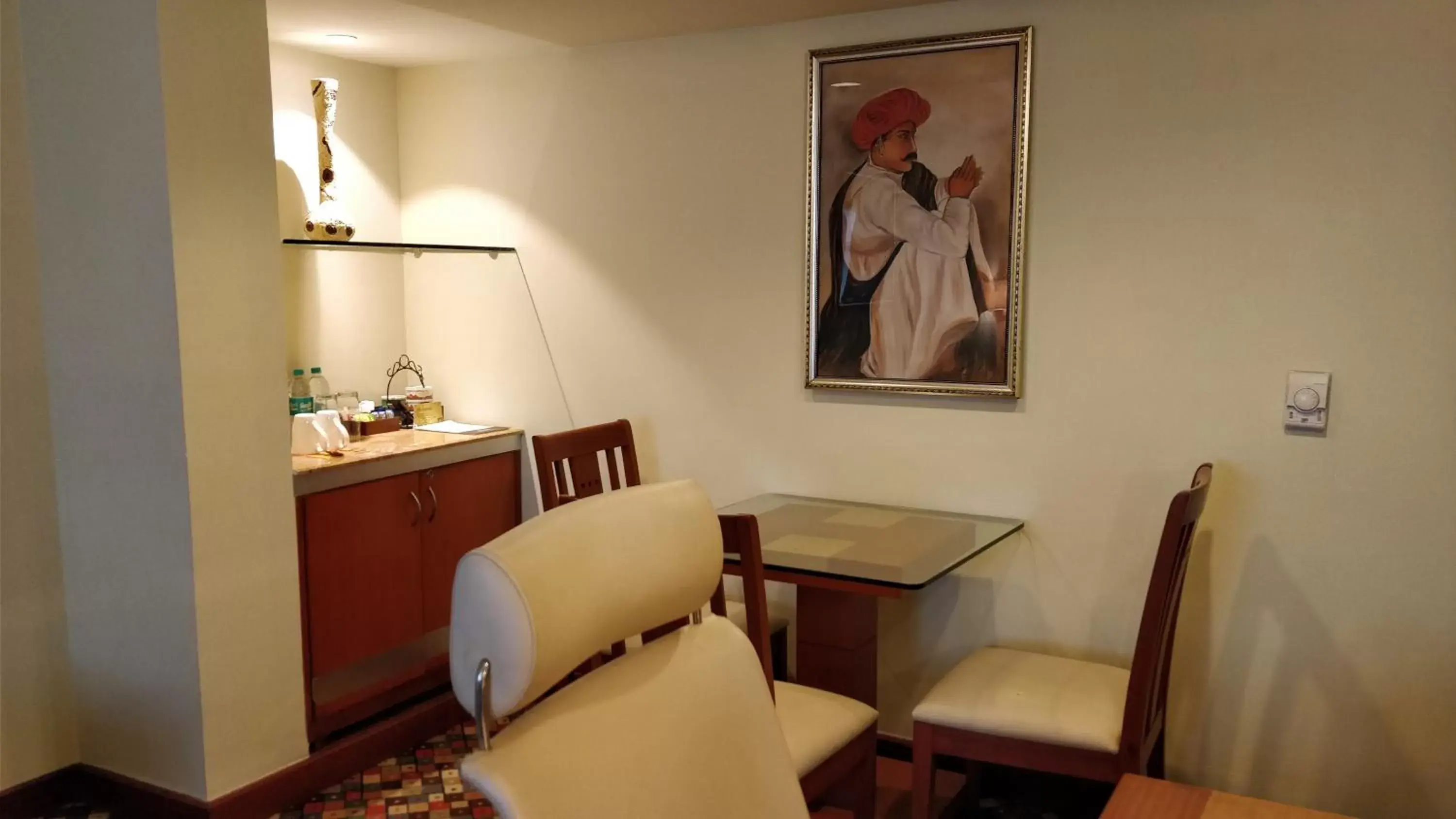 Living room, Dining Area in The Suryaa Hotel New Delhi