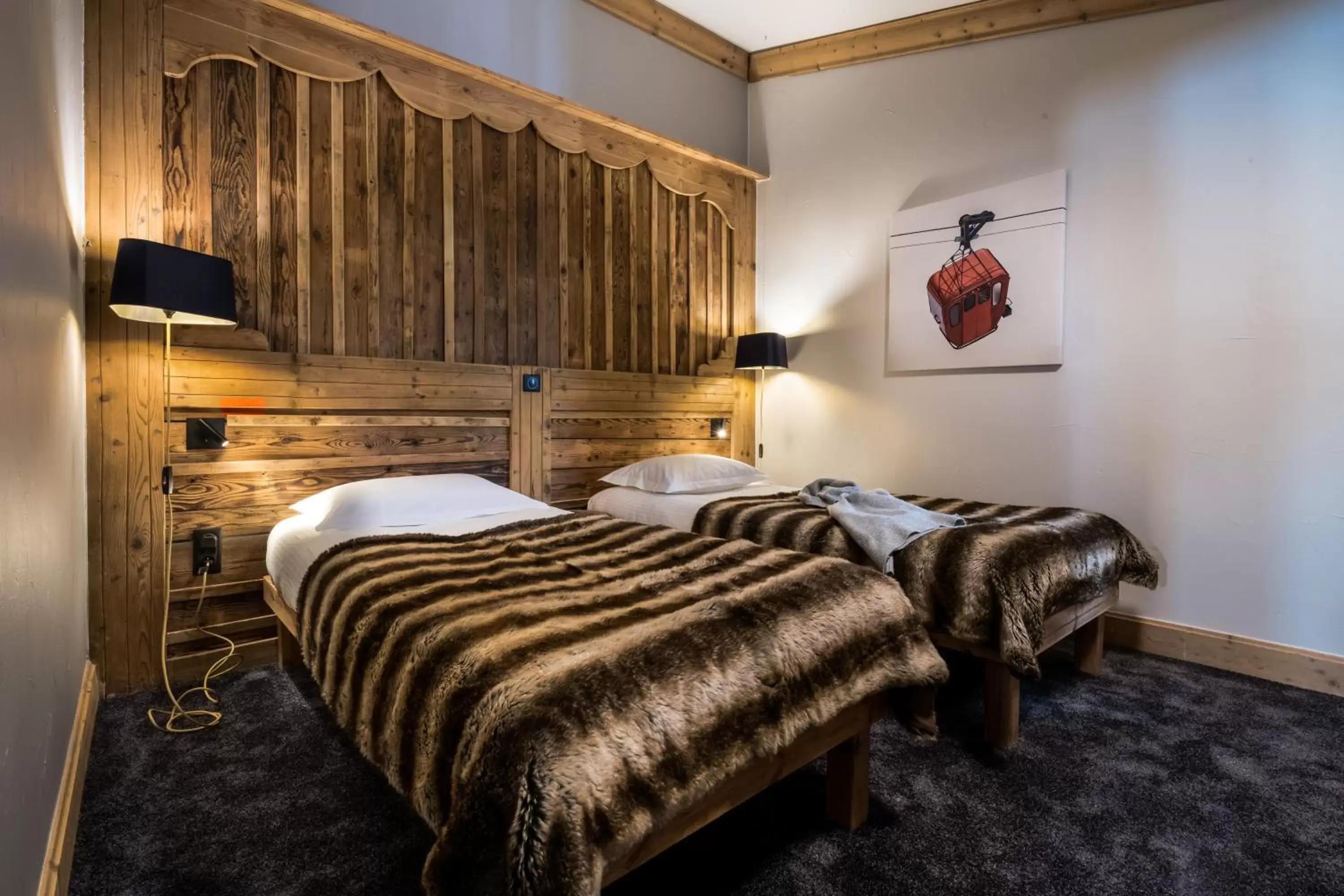 Bedroom, Bed in Hôtel Les Suites du Montana by Les Etincelles