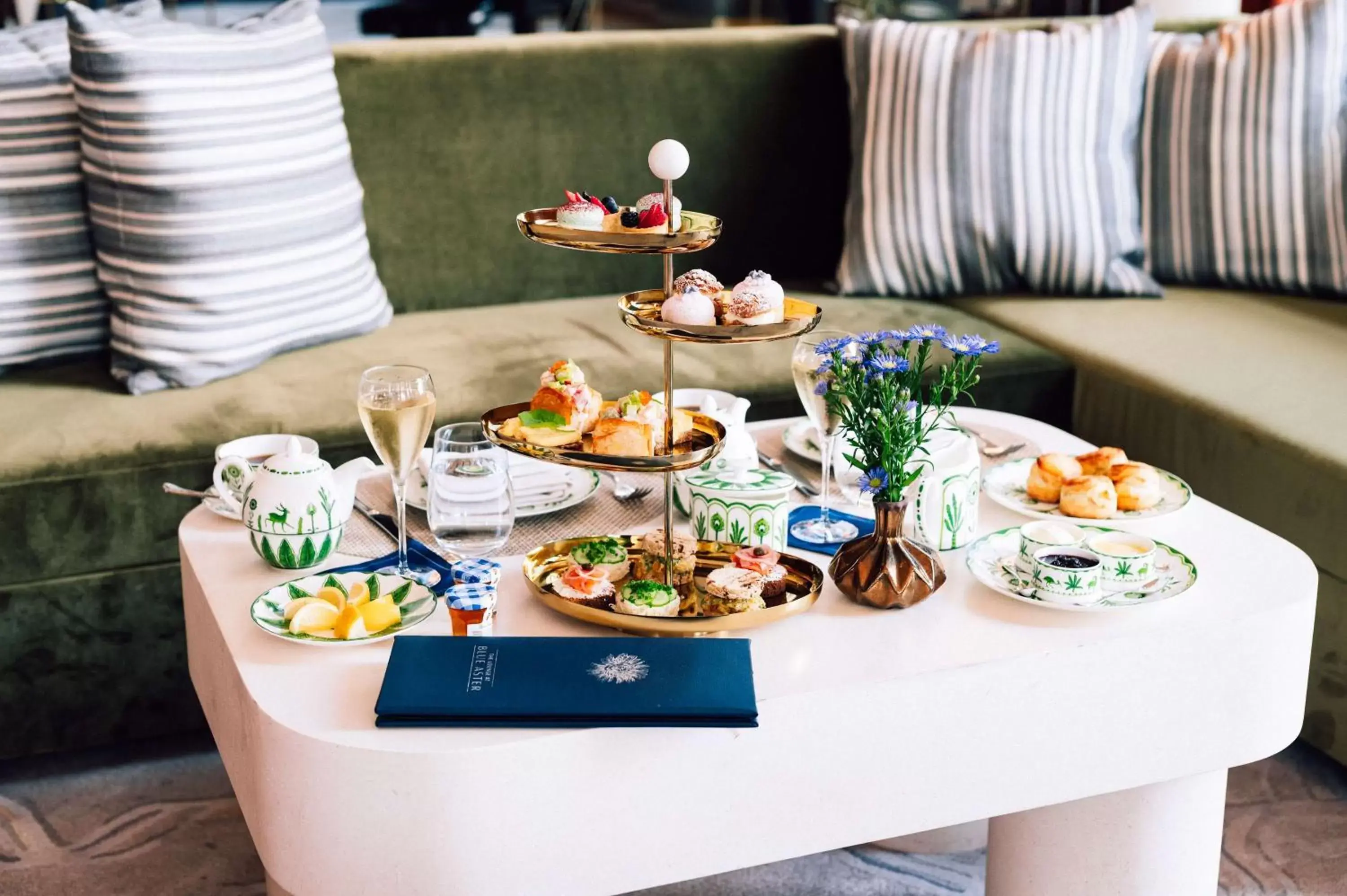 Dining area in Conrad Nashville Dining area in Conrad Nashville