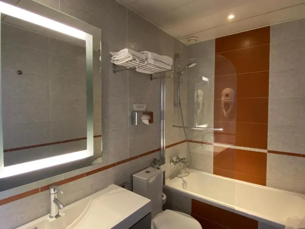Bathroom in Hotel Elysa-Luxembourg