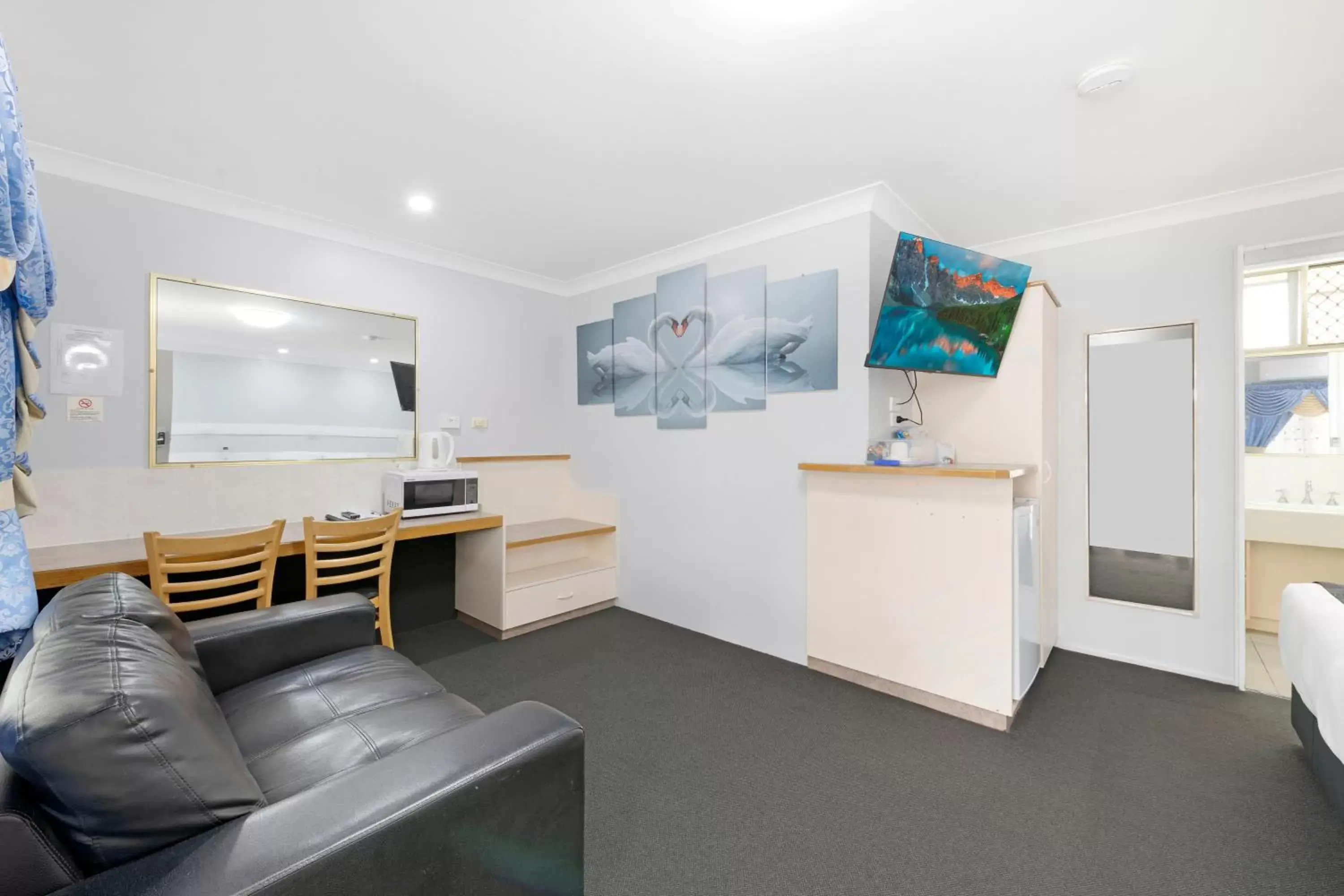 TV and multimedia, TV/Entertainment Center in Best Western Bundaberg City Motor Inn