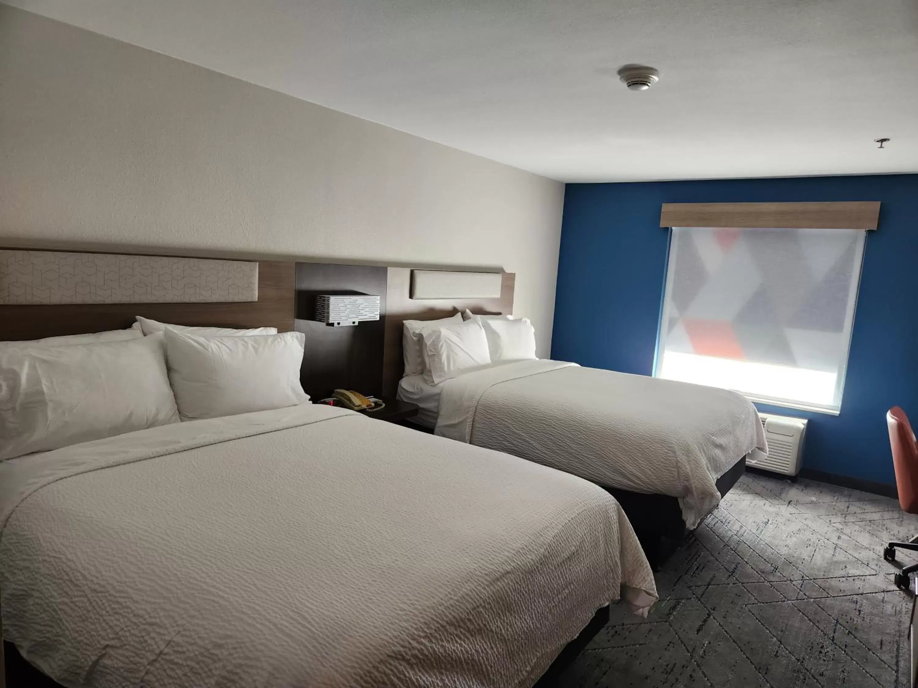 Bedroom, Bed in Holiday Inn Express & Suites Perry, an IHG Hotel