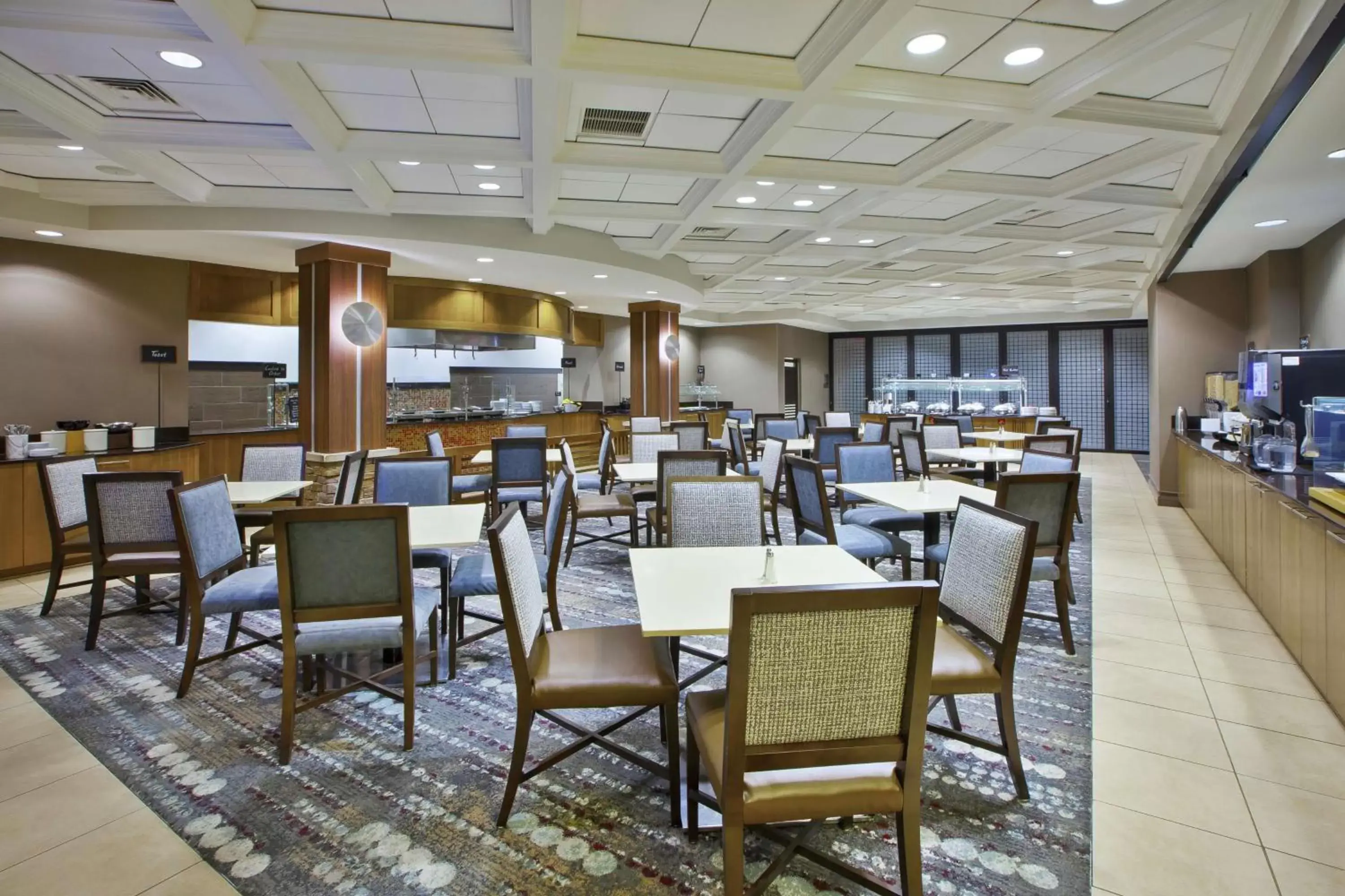 Dining area, Restaurant/Places to Eat in Embassy Suites Columbus - Airport