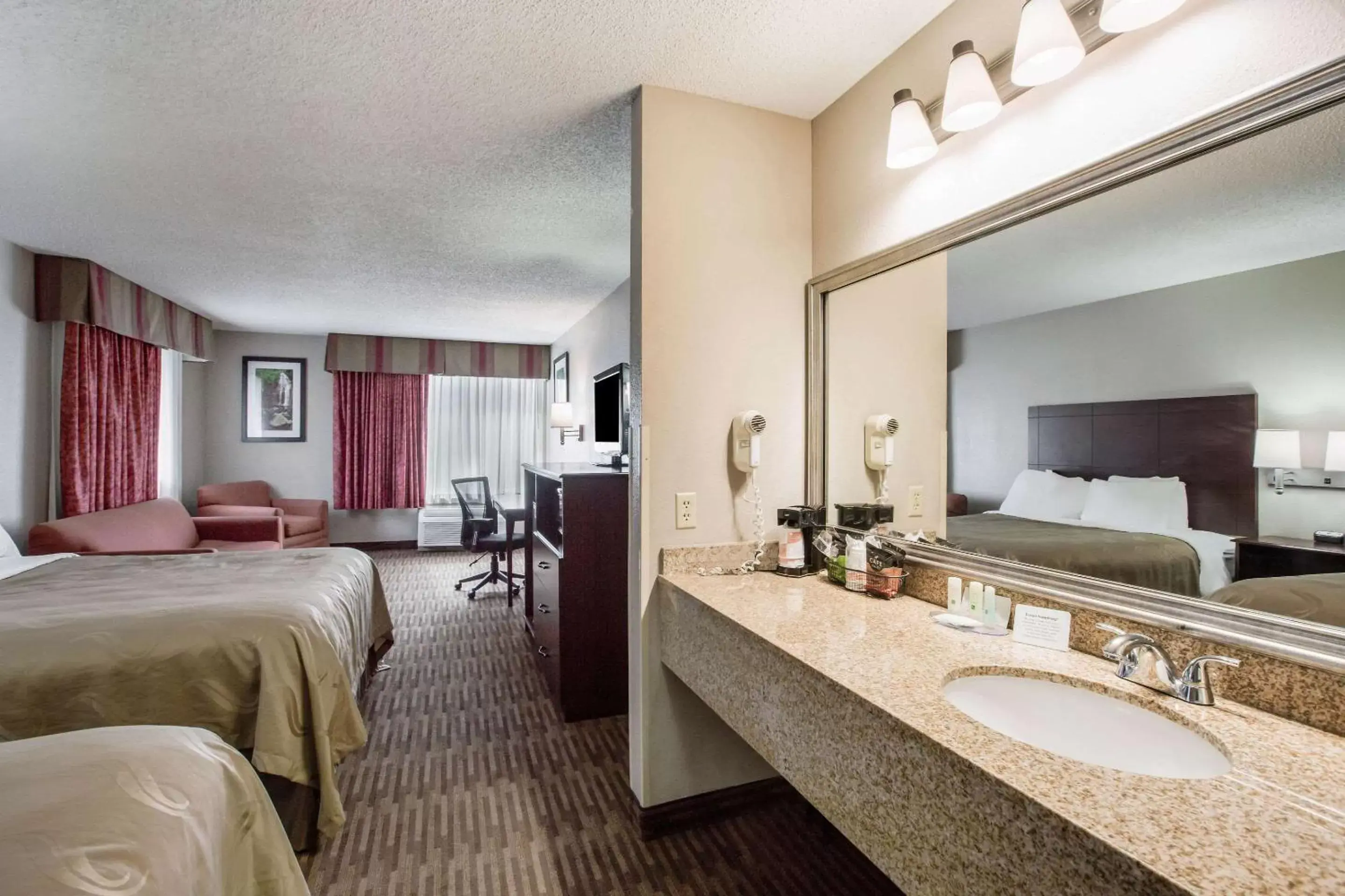 Photo of the whole room, Bathroom in Quality Inn & Suites Lawrence - University Area