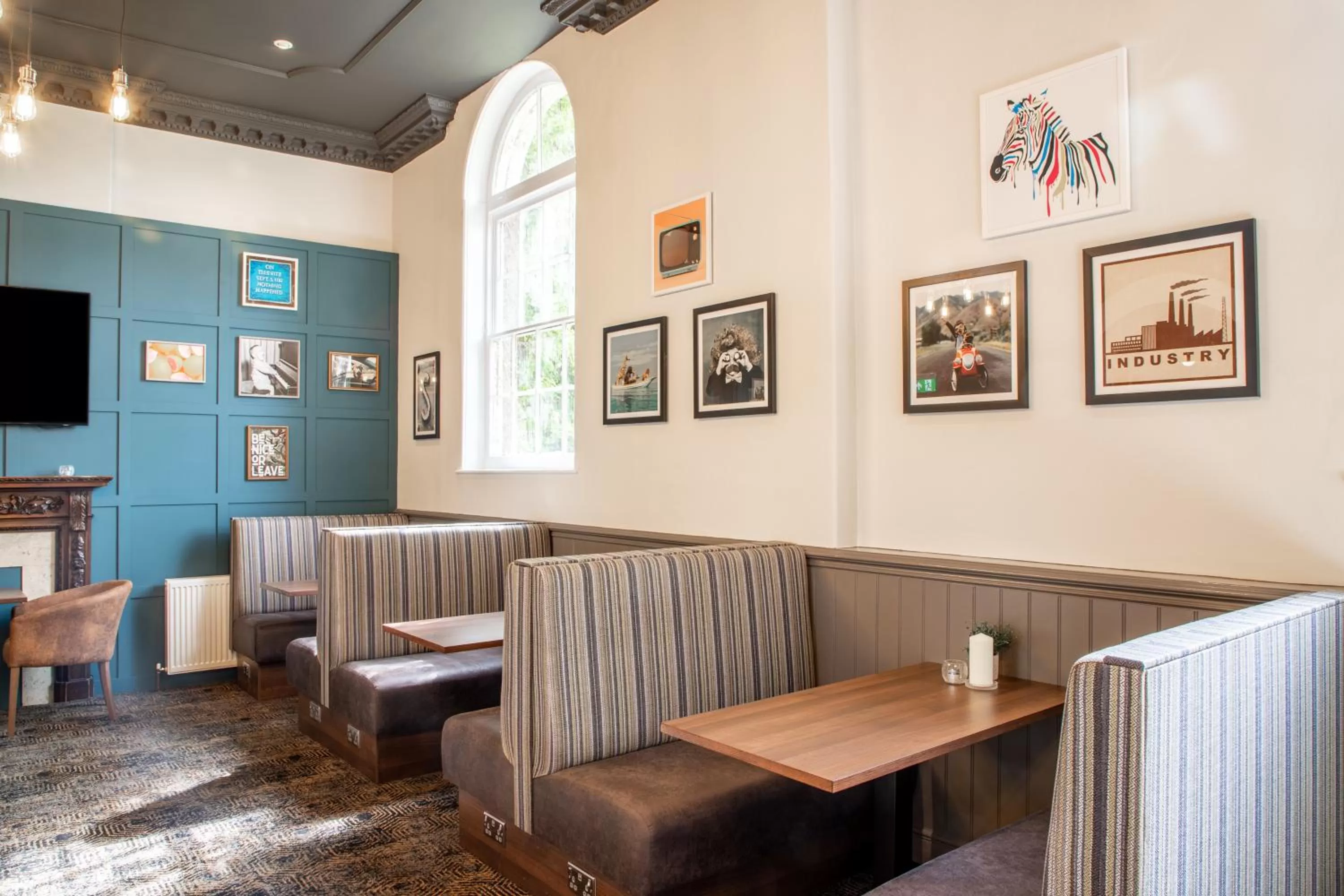 Restaurant/places to eat in Park House Hotel