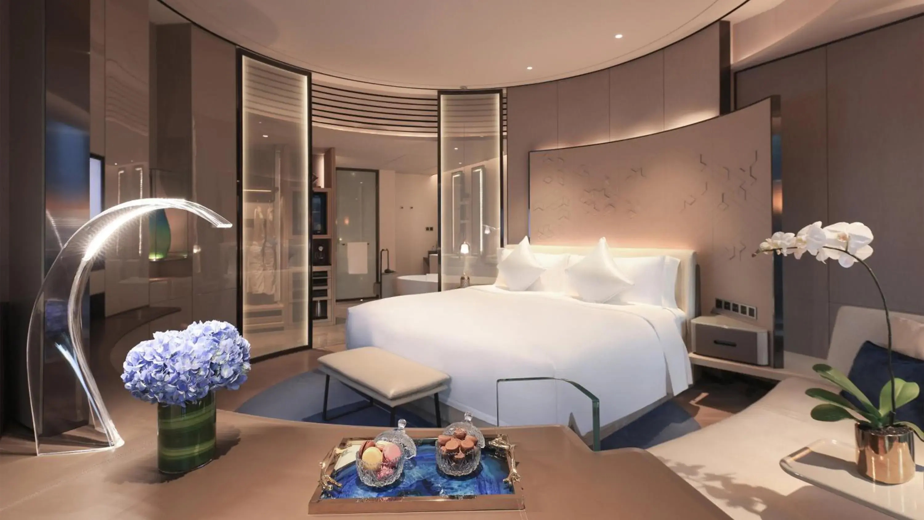 Photo of the whole room, Bed in InterContinental Beijing Sanlitun, an IHG Hotel