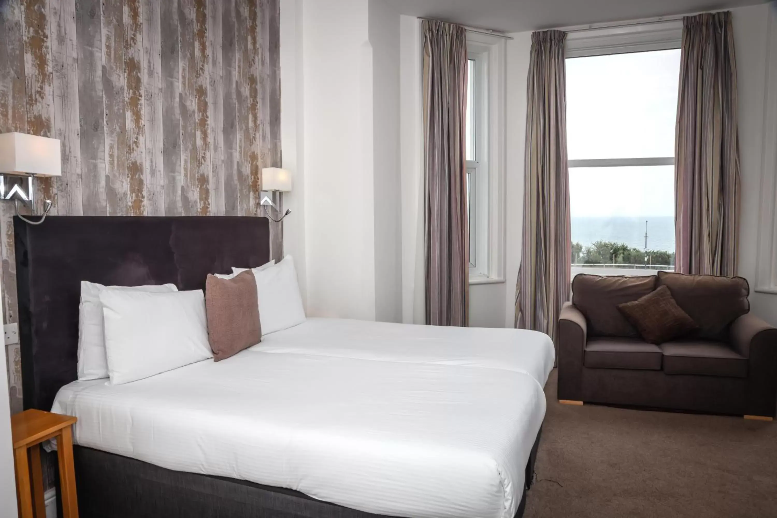 Bed in Ocean Beach Hotel & Spa - OCEANA COLLECTION