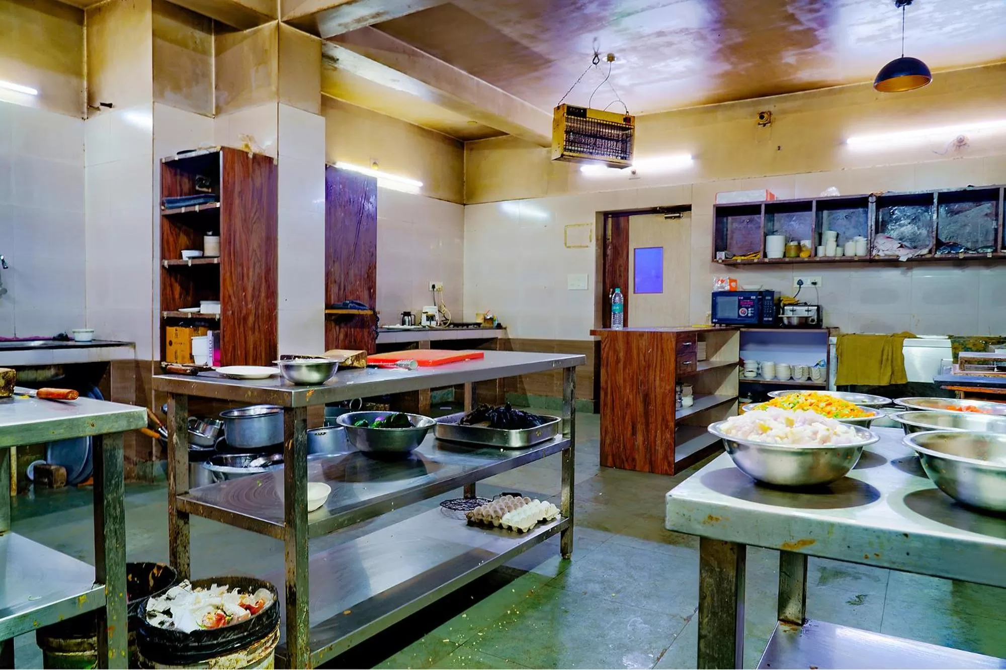 Kitchen or kitchenette in FabHotel Kanchan Plaza