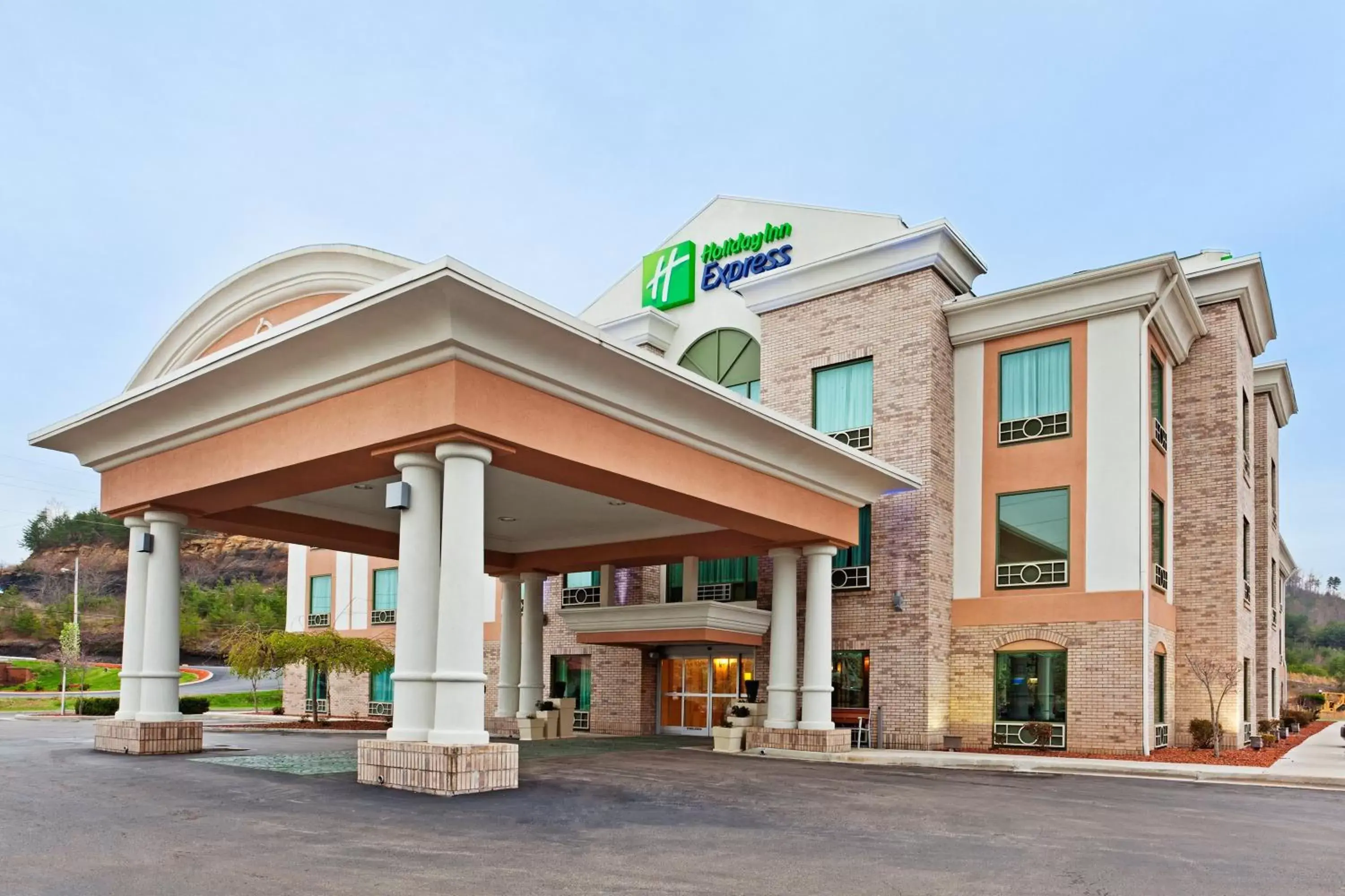 Property Building in Holiday Inn Express Hotel & Suites Corbin, an IHG Hotel