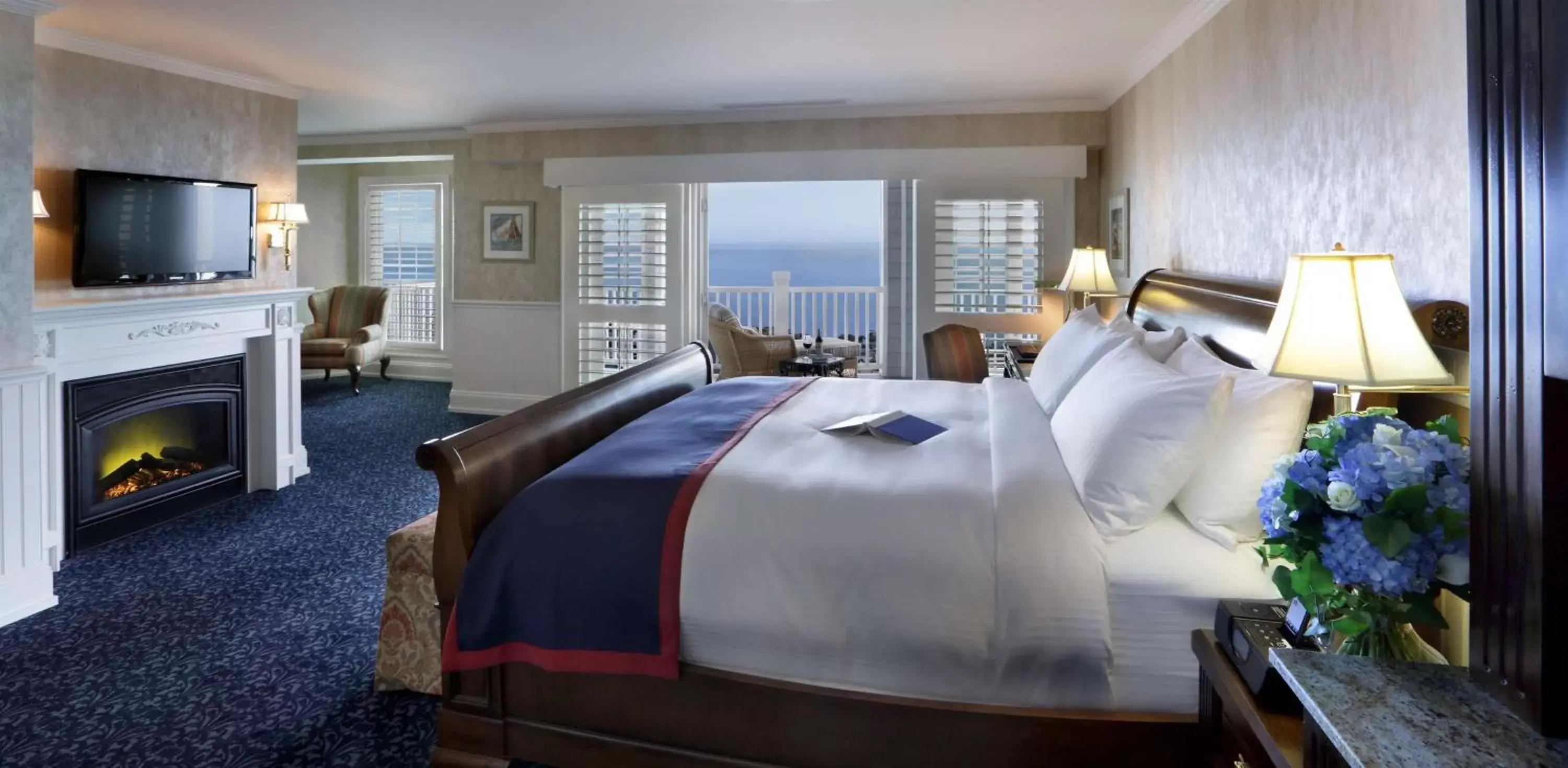 Bed in Madison Beach Hotel, Curio Collection by Hilton