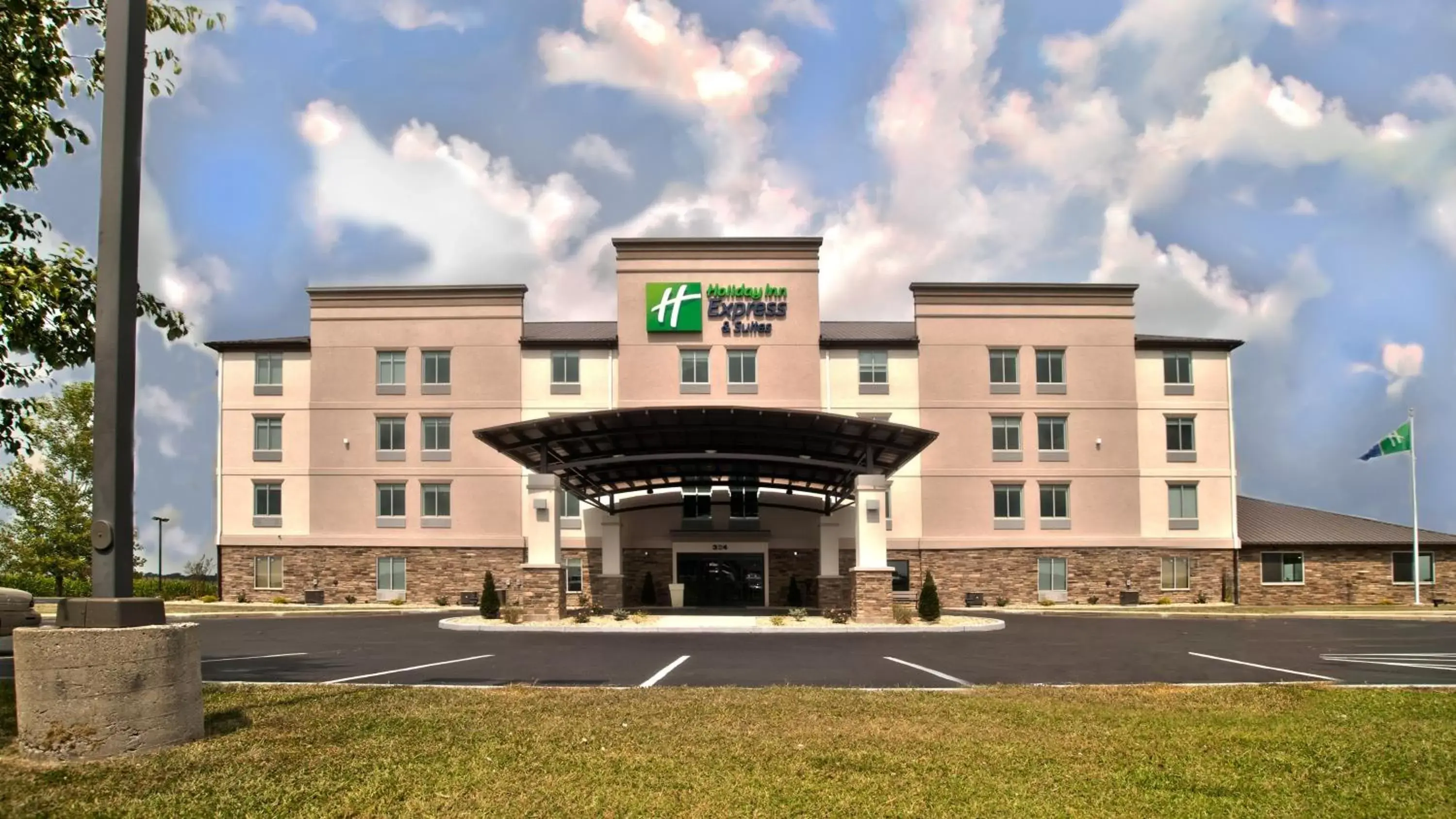 Property Building in Holiday Inn Express & Suites Evansville North, an IHG Hotel