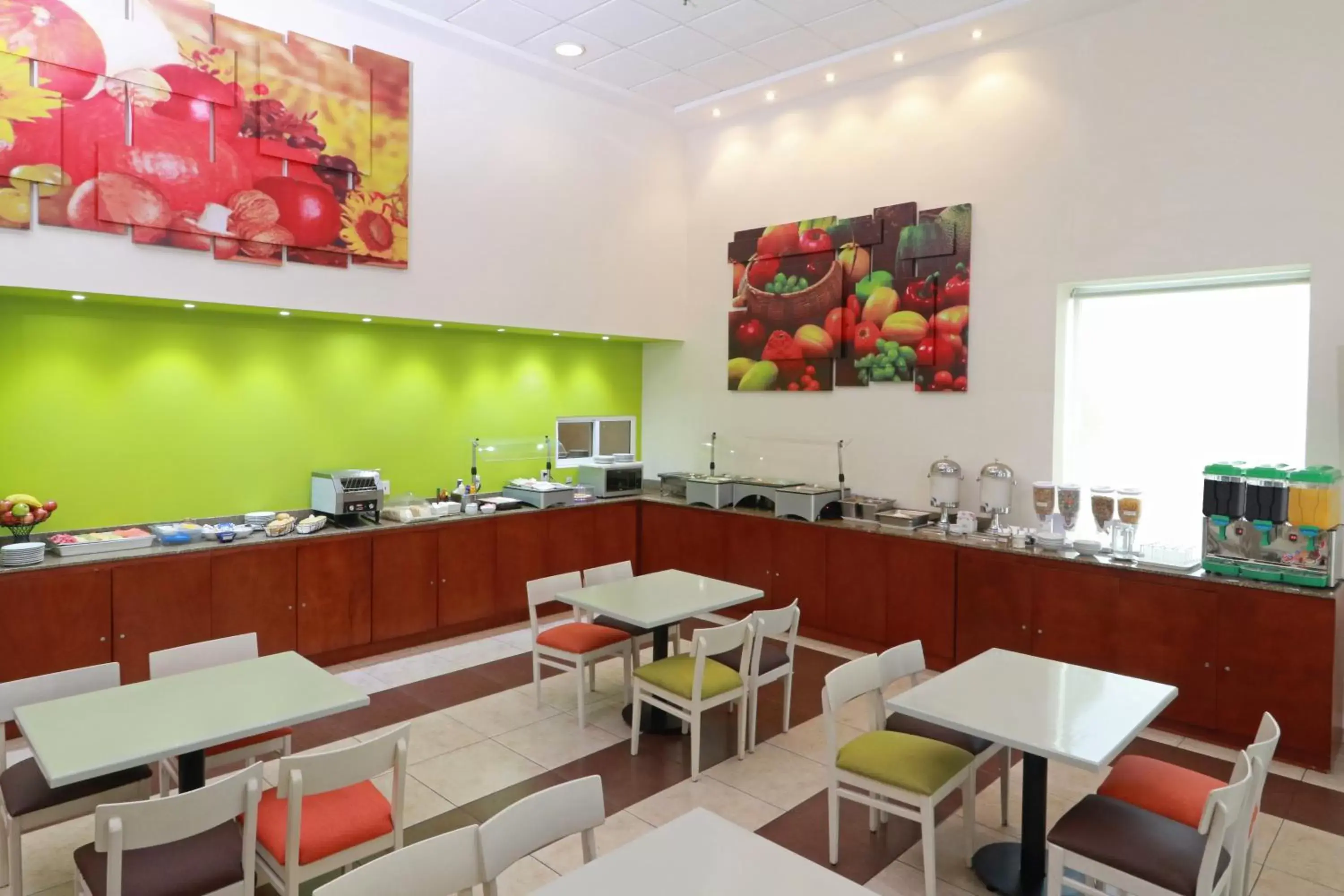 Breakfast, Restaurant/Places to Eat in Staybridge Suites Queretaro, an IHG Hotel